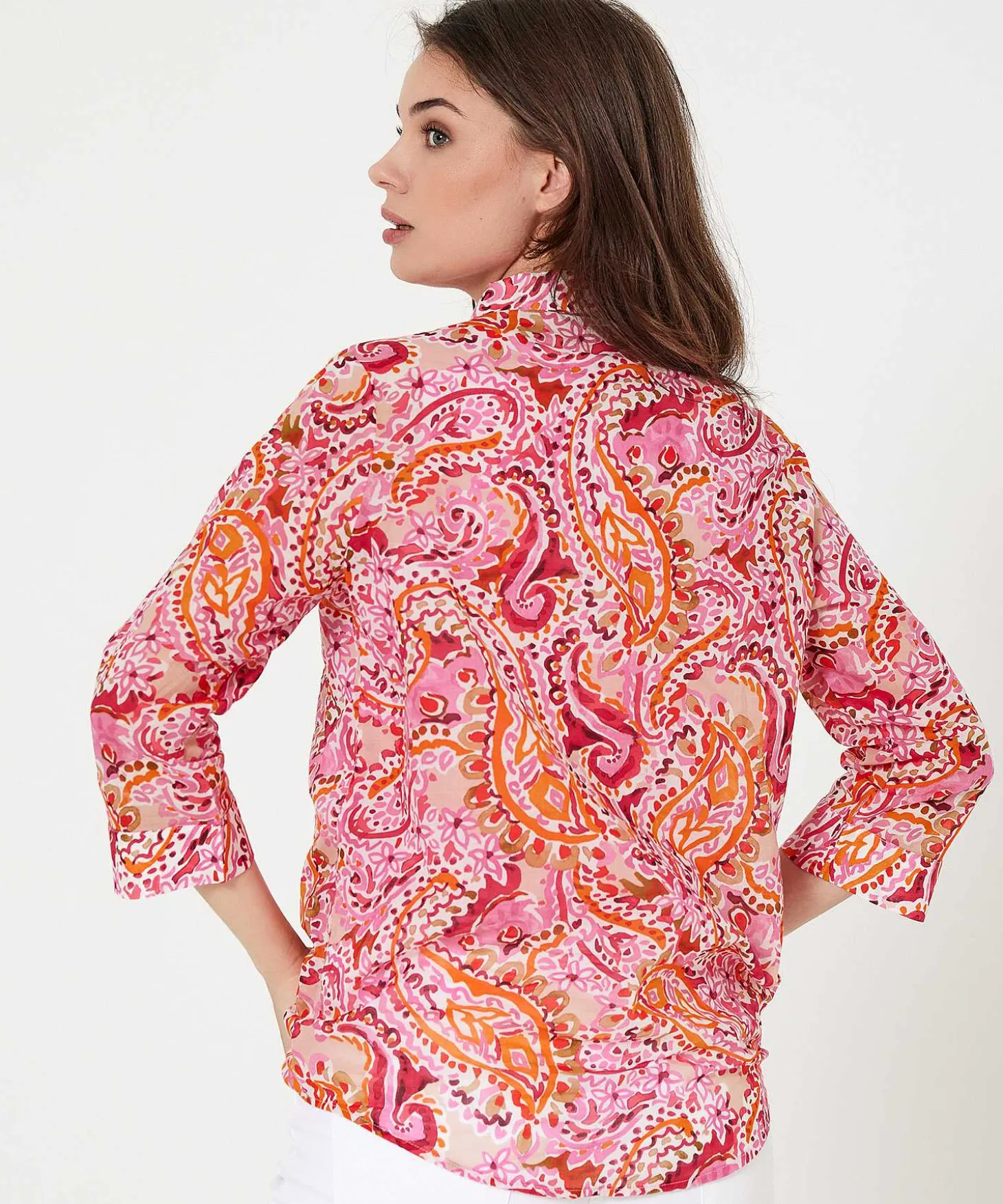 airy_blouse_paisley_1.webp Airy Blouse Paisley** Fashion