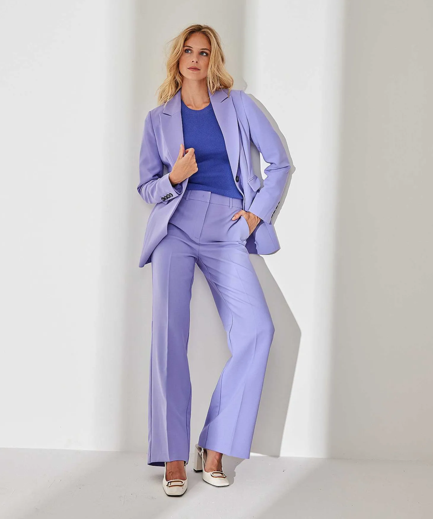 beaumont_long_blazer_crep_1.webp Beaumont Long Blazer Crepe Abby*BEAUMONT APPAREL New