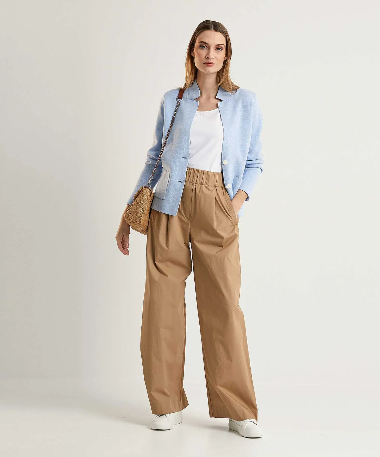 blazer_vest_puntaknit_0-1.webp Blazer Vest Puntaknit** Shop