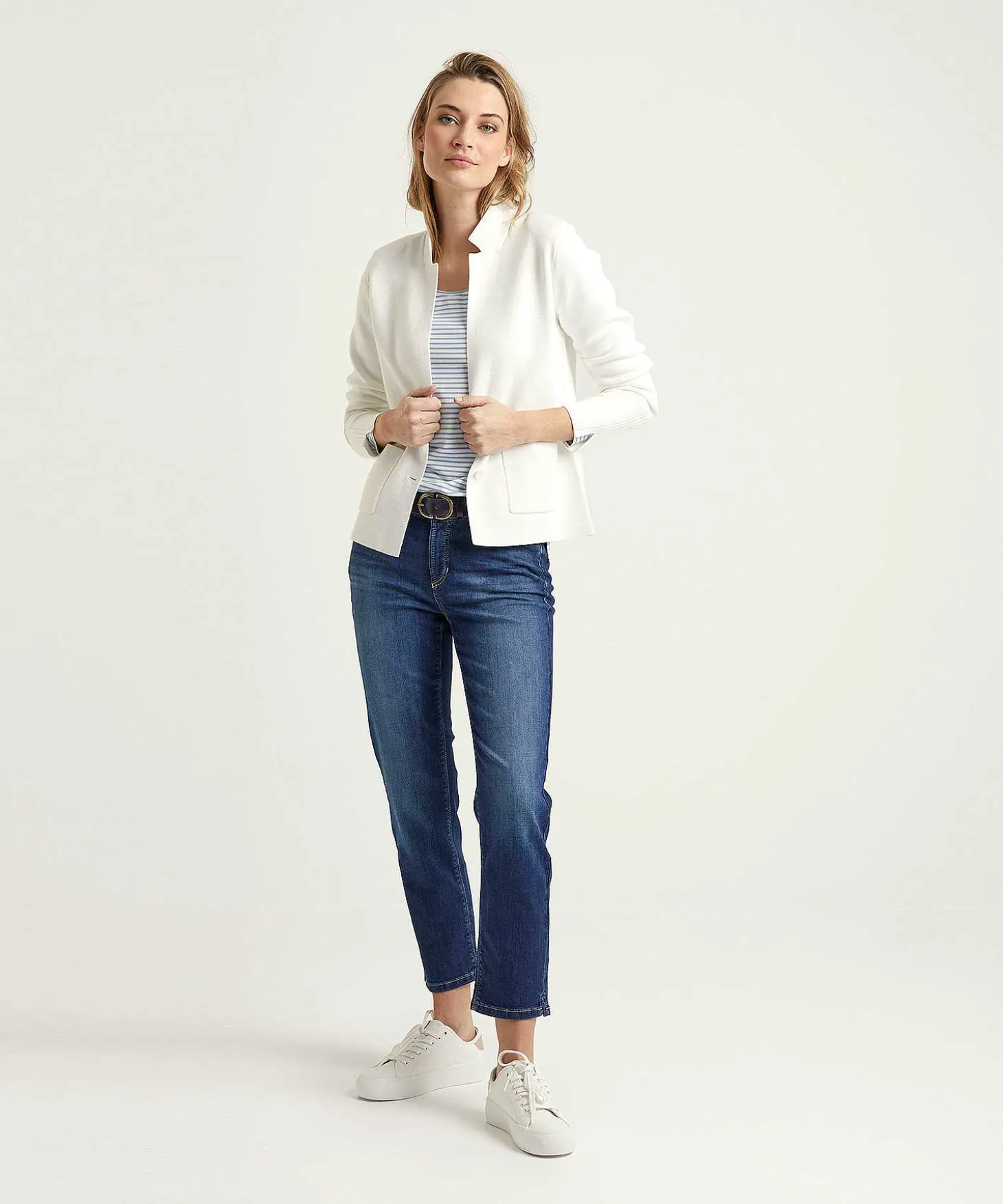 blazer_vest_puntaknit_0-4.webp Blazer Vest Puntaknit** Sale