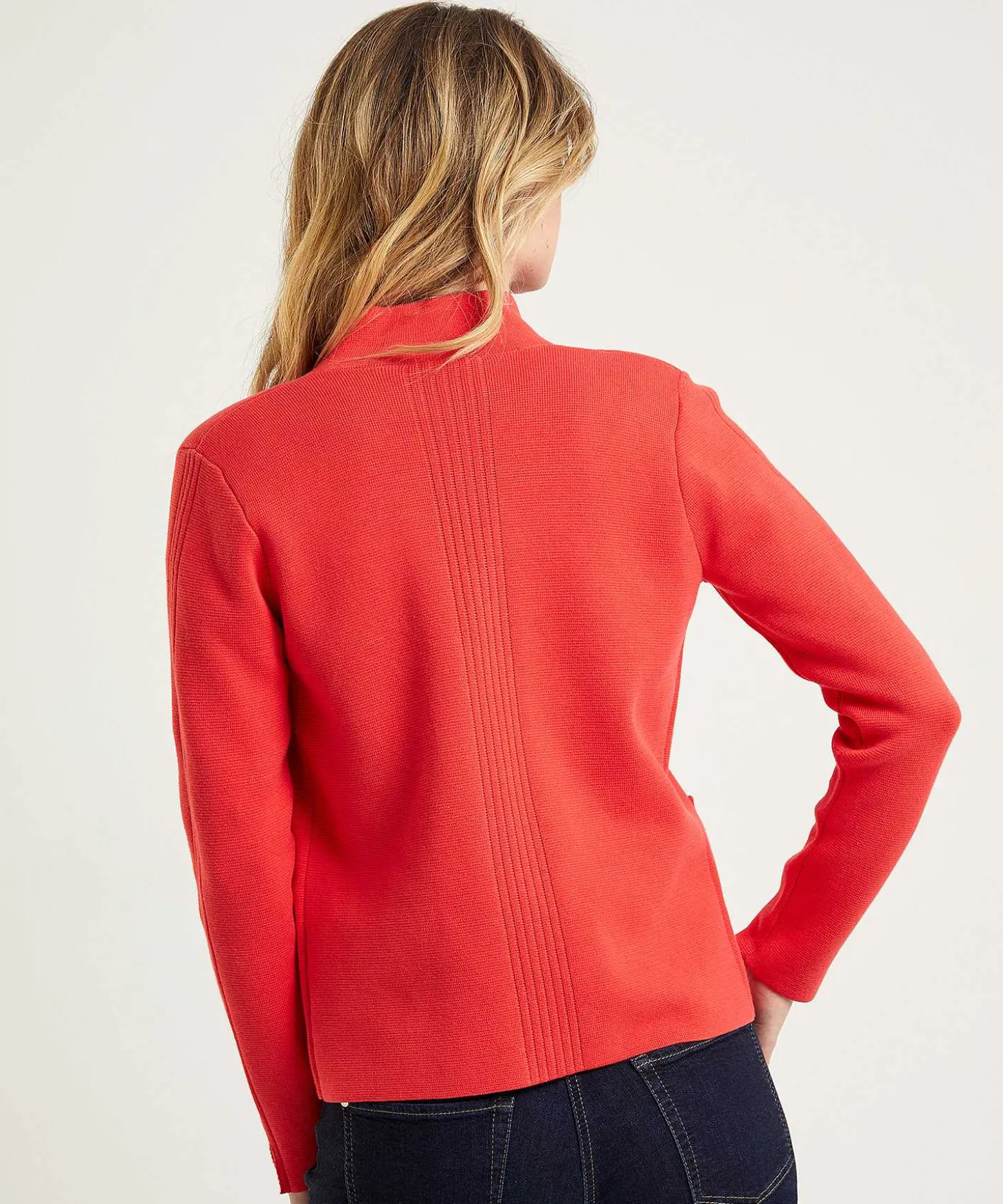 blazer_vest_puntaknit_1-3.webp Blazer Vest Puntaknit** New