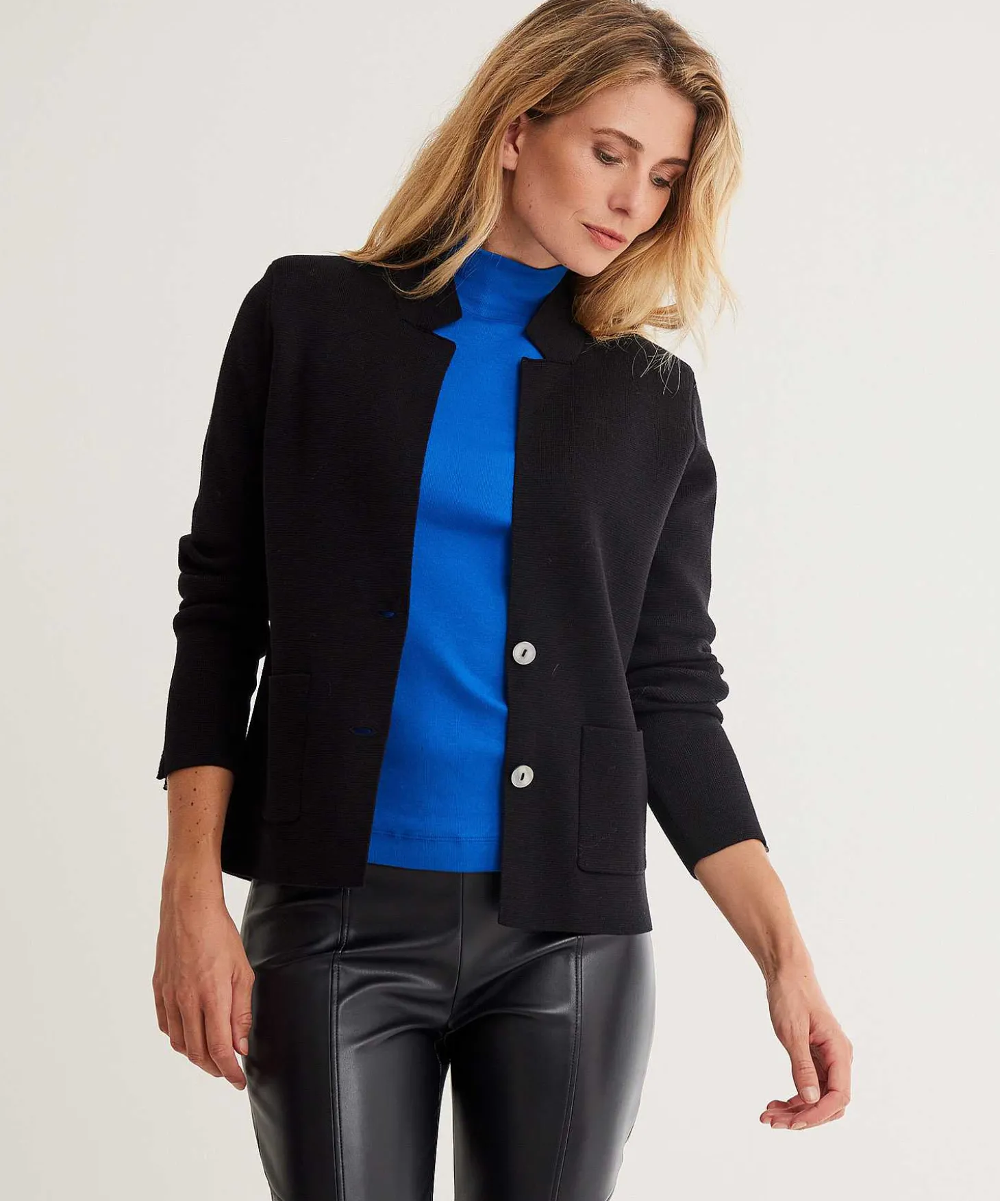 blazer_vest_puntaknit_2-5.webp Blazer Vest Puntaknit** New
