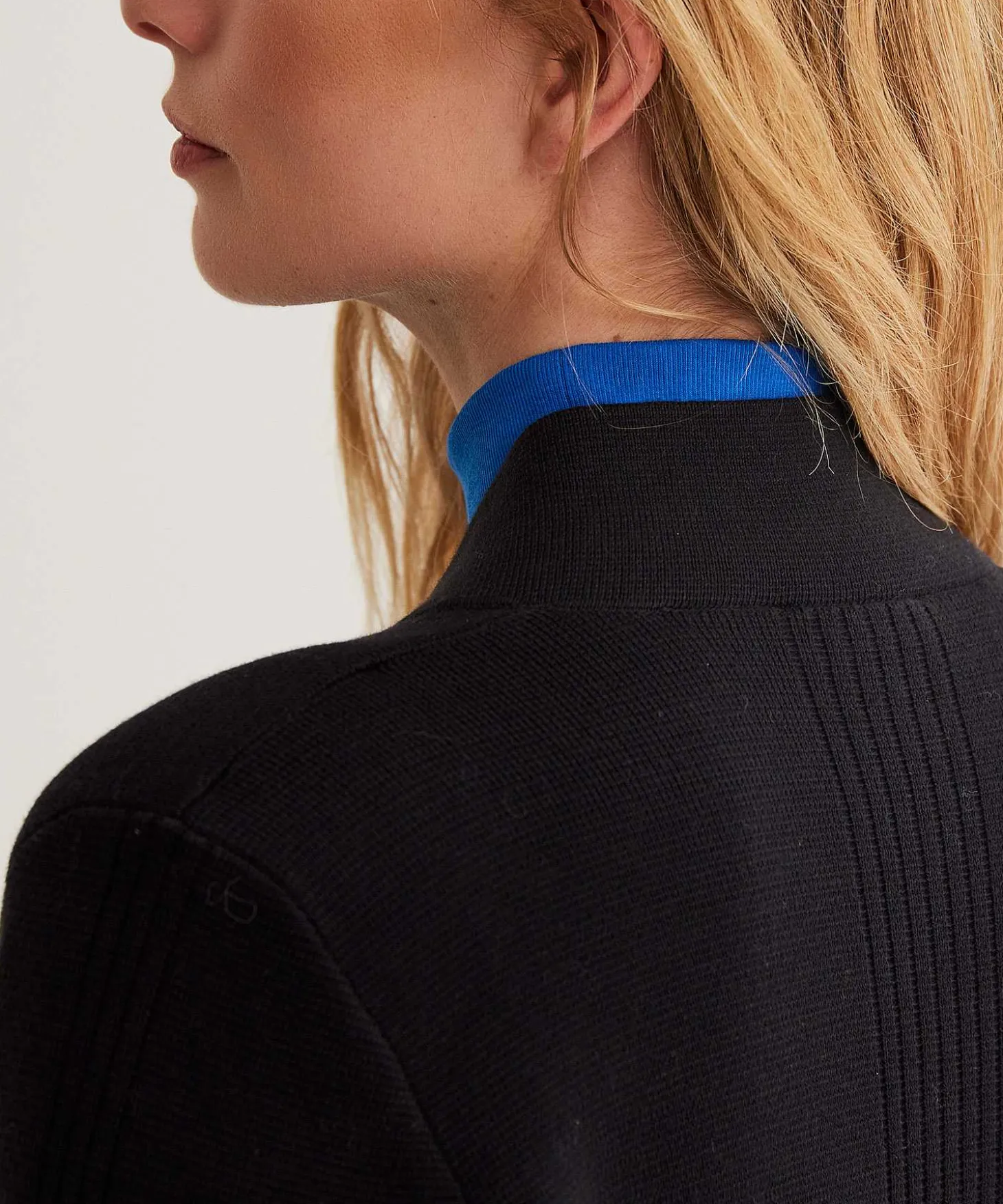 blazer_vest_puntaknit_3-5.webp Blazer Vest Puntaknit** New