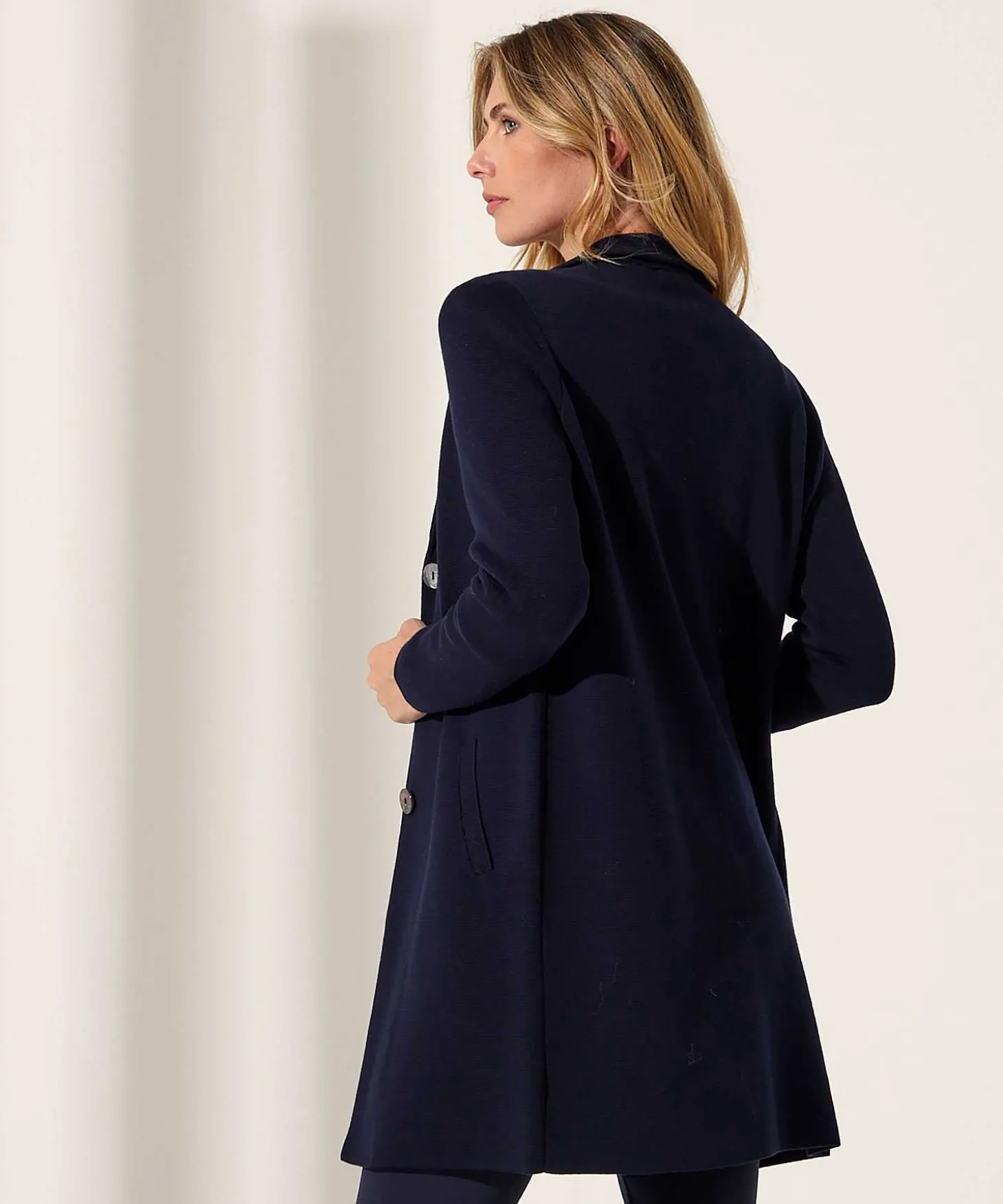 blazer_vest_puntaknit_lo_2-3.webp Blazer Vest Puntaknit Long** Outlet