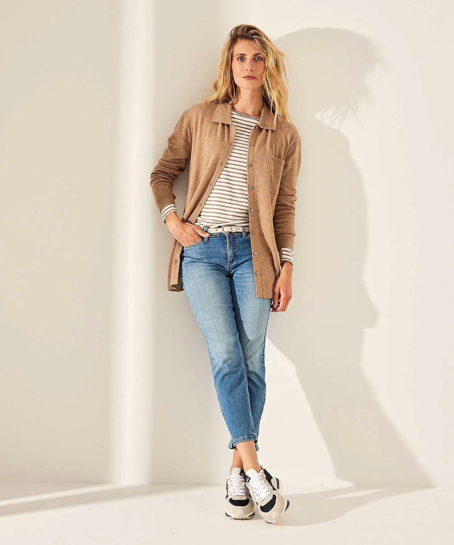 blouse_cardigan_long_1.webp Blouse Cardigan Long** Fashion