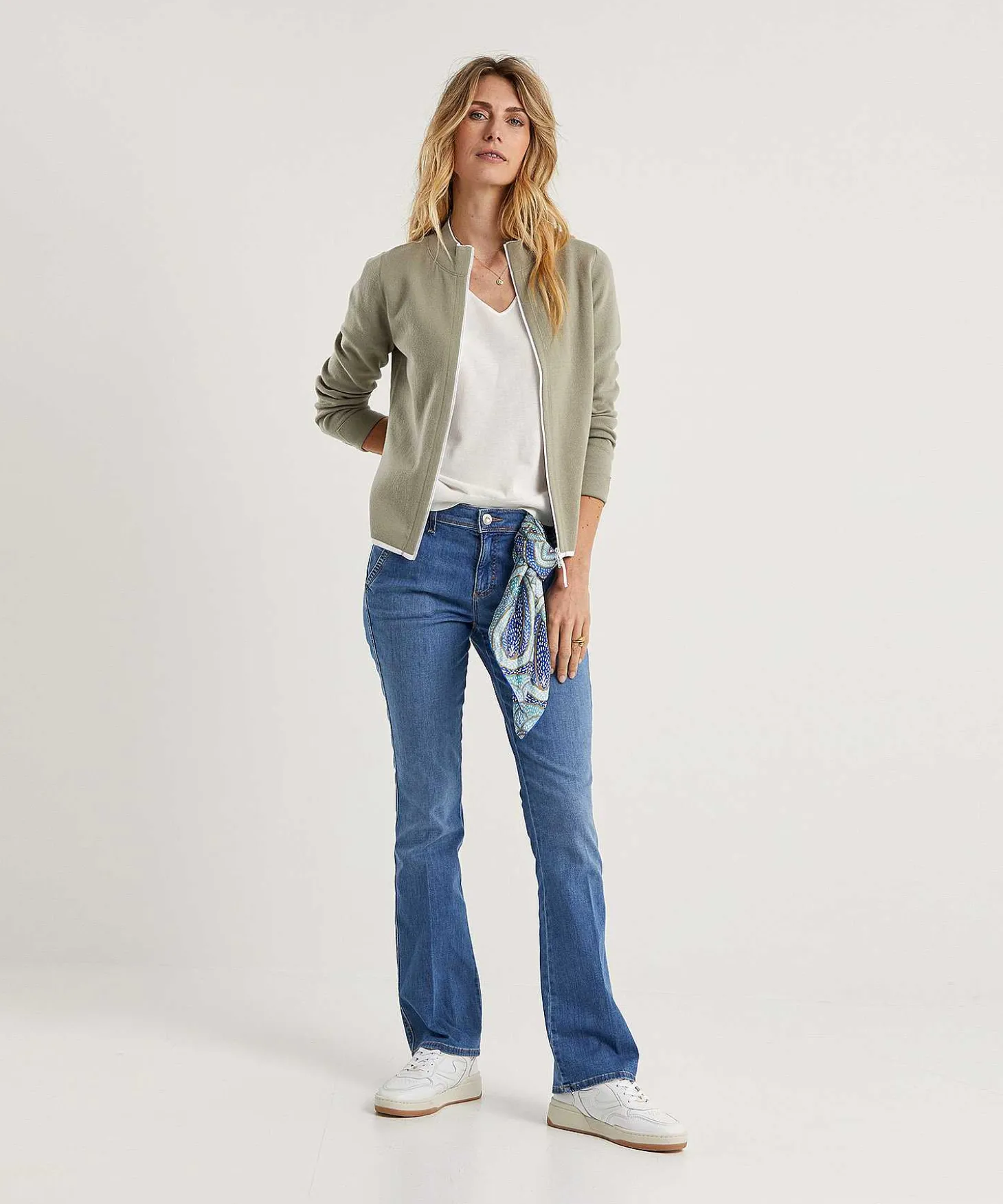 brax_flared_jeans_shakira_0-1.webp Flared Jeans Shakira*Brax Fashion