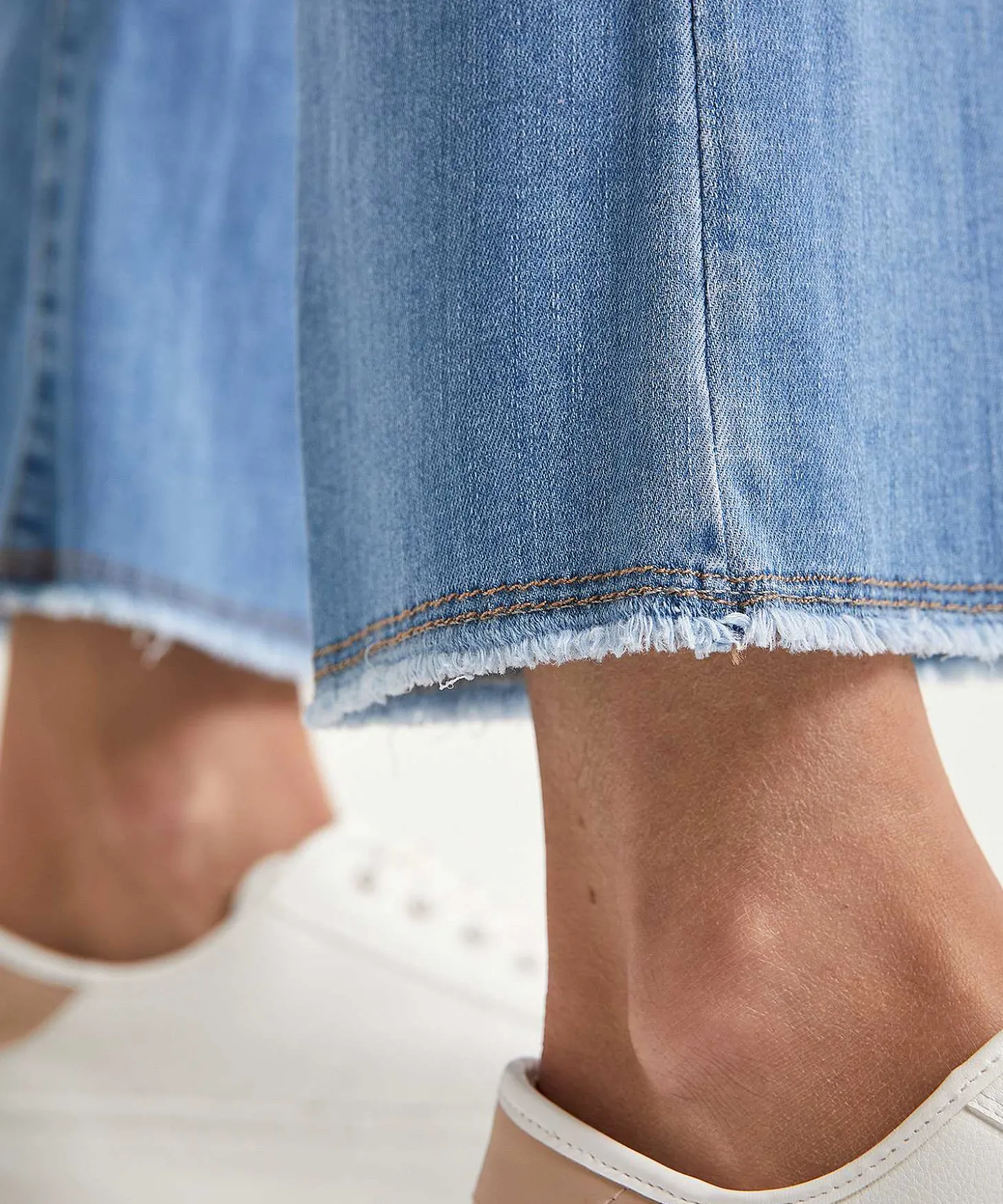 brax_kick_flare_jeans_sha_2.webp Kick Flare Jeans Shakira*Brax Store