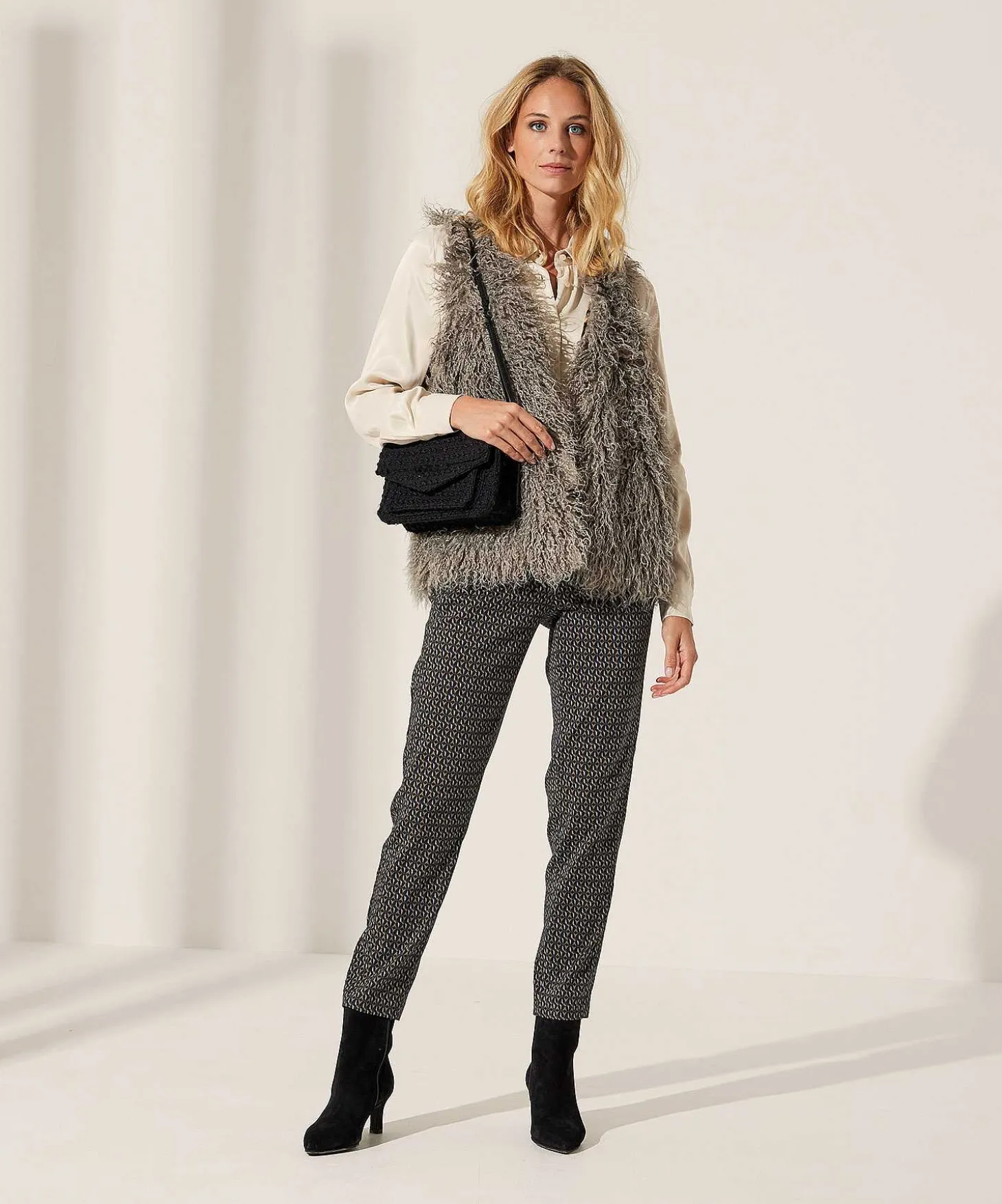 brax_trousers_graphic_wit_0.webp Trousers Graphic With Zippers Maron S*Brax Outlet
