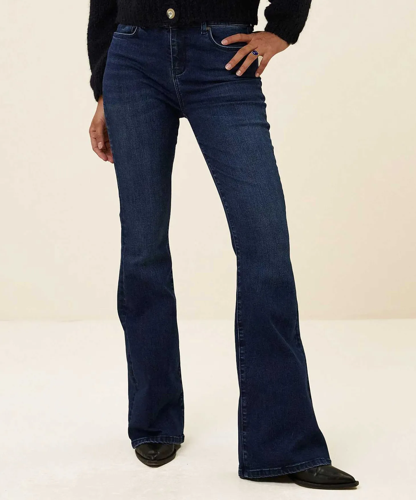 bybar_flared_jeans_maxime_3.webp Flared Jeans Maxime*By-Bar Outlet