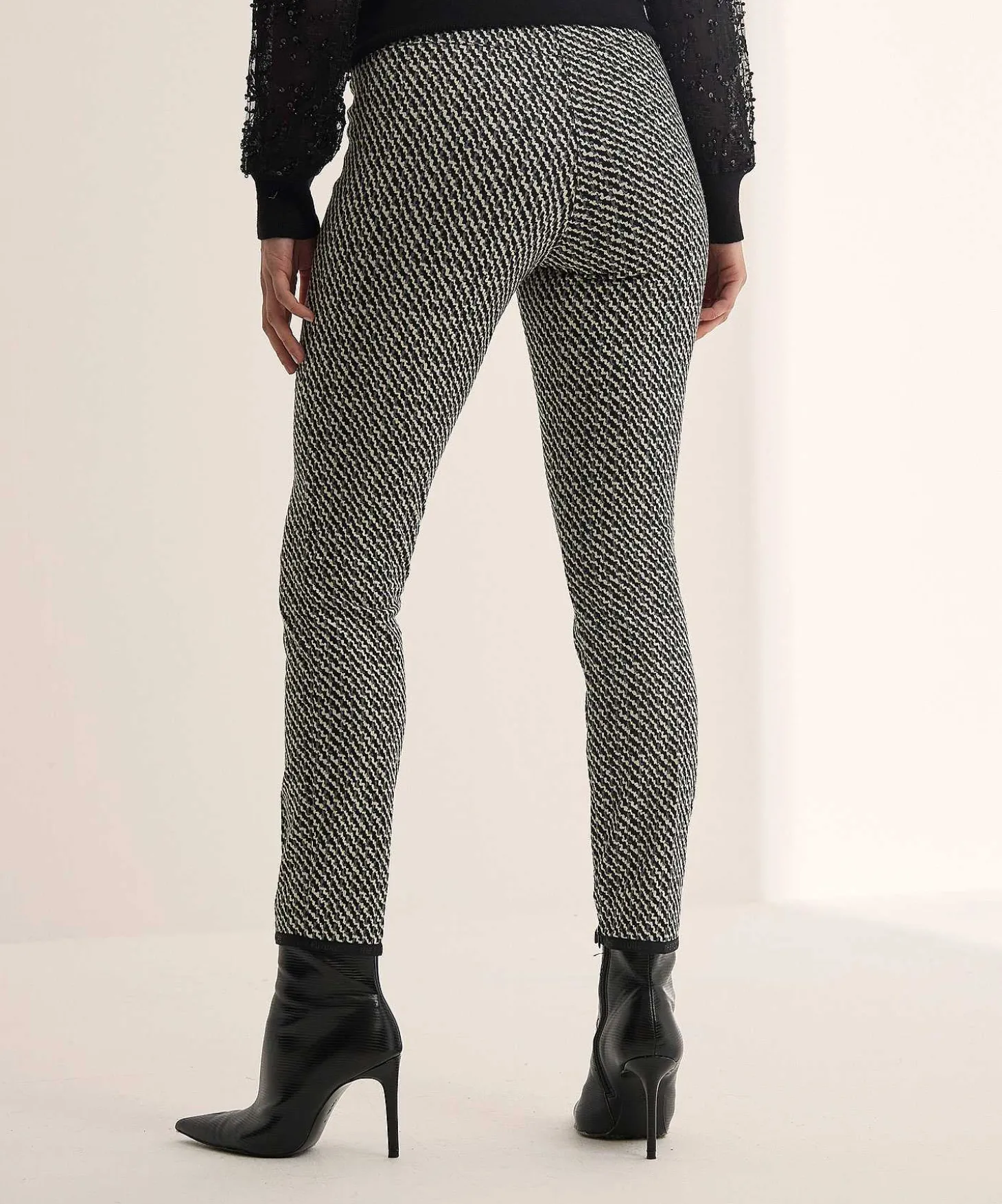 cambio_cropped_trousers_j_1.webp Cropped Trousers Jacquard Ranee*Cambio Discount