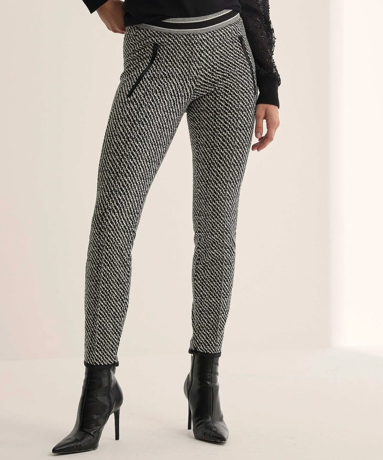 cambio_cropped_trousers_j_3.webp Cropped Trousers Jacquard Ranee*Cambio Discount