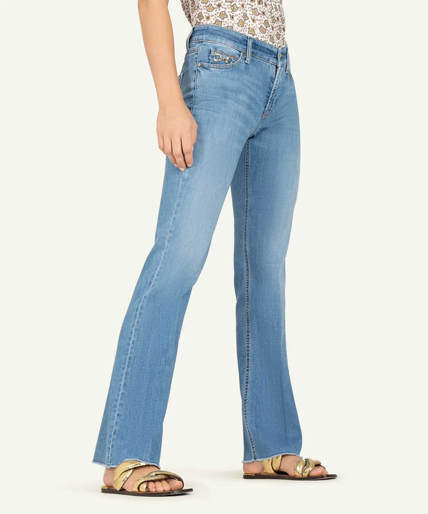 cambio_flared_jeans_with__2.webp Flared Jeans With Decorative Bit Paris*Cambio Outlet