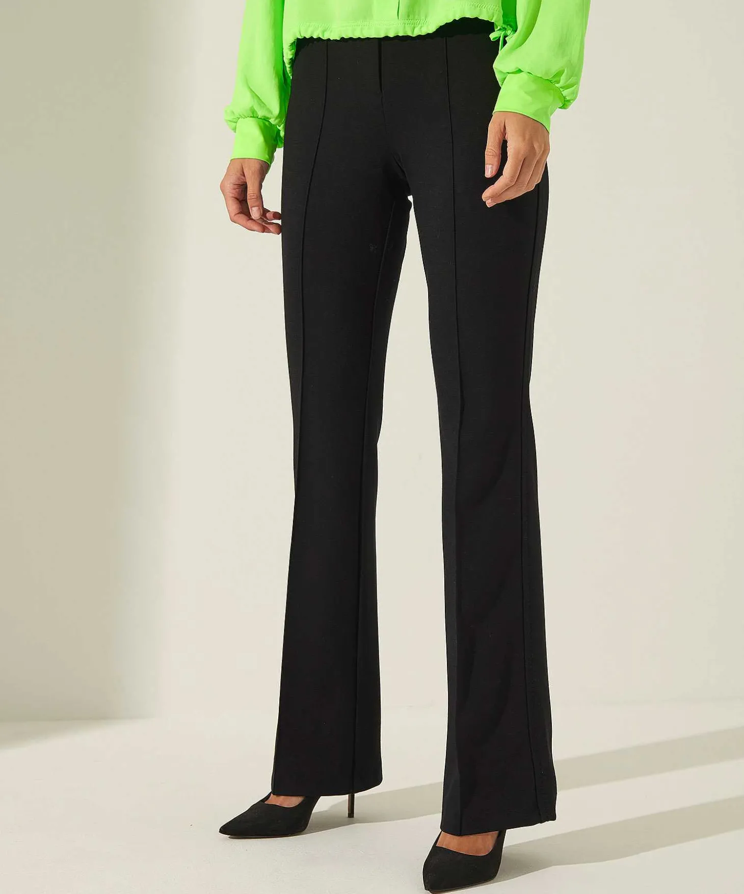 cambio_flared_pants_pintu_2.webp Flared Pants Pintucks Ros*Cambio New