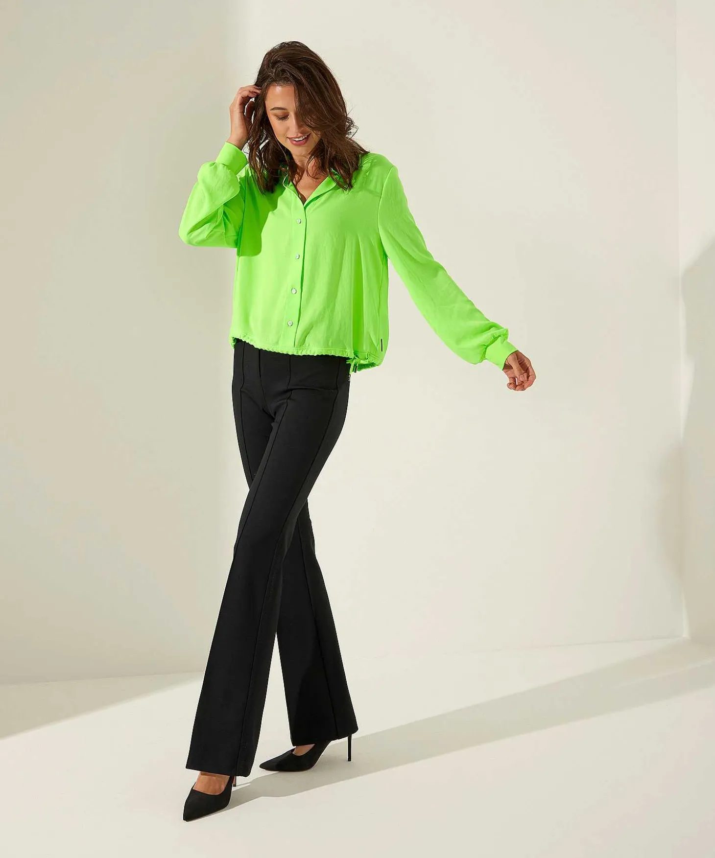 cambio_flared_pants_pintu_3.webp Flared Pants Pintucks Ros*Cambio New
