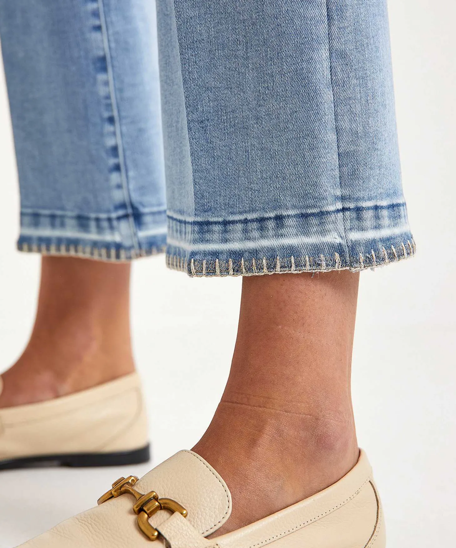 cambio_kick_flare_jeans_p_0.webp Kick Flare Jeans Paris*Cambio New