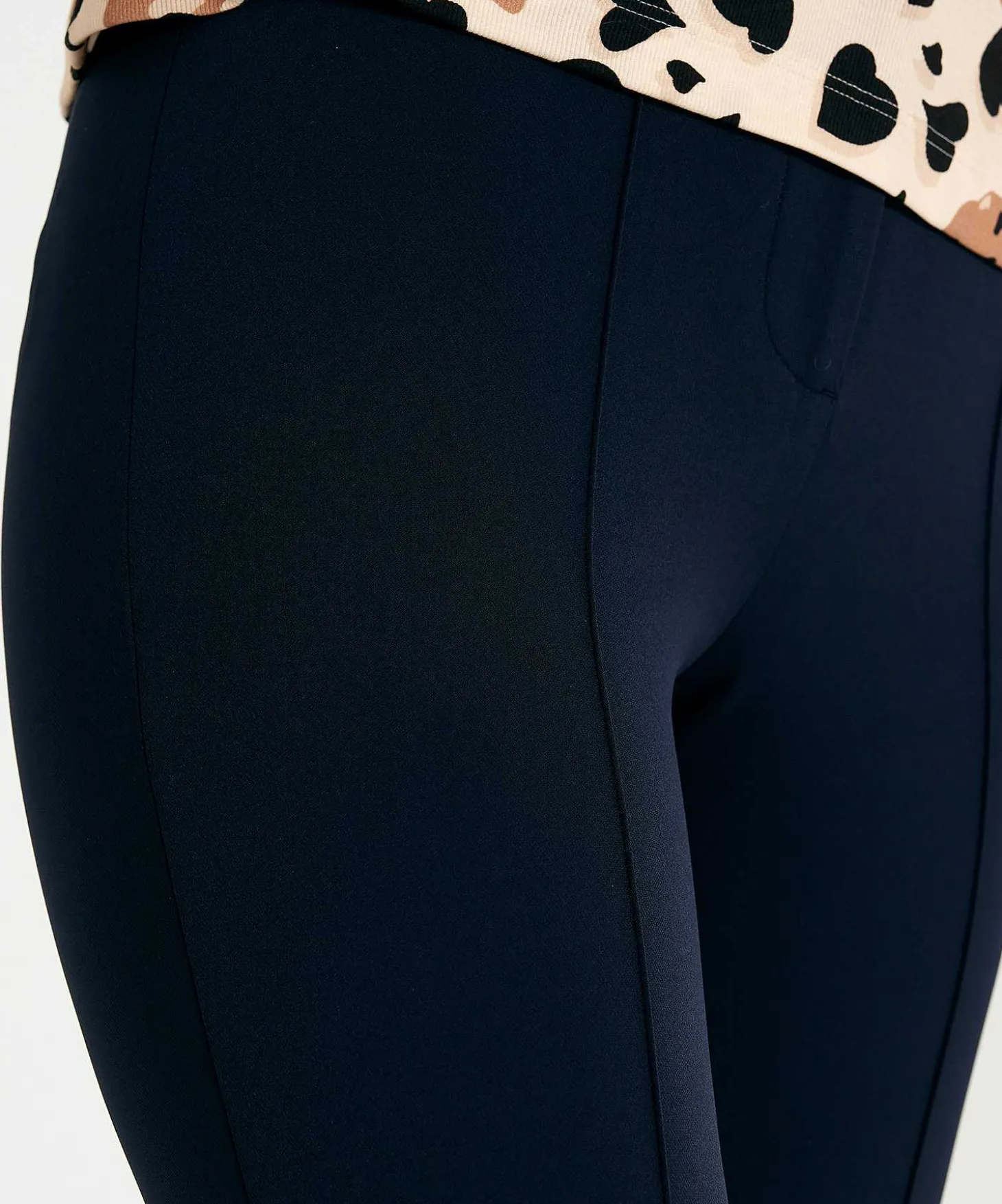cambio_soft_techno_trouse_3-1.webp Soft Techno Trousers With Partial Seam Ros*Cambio Store