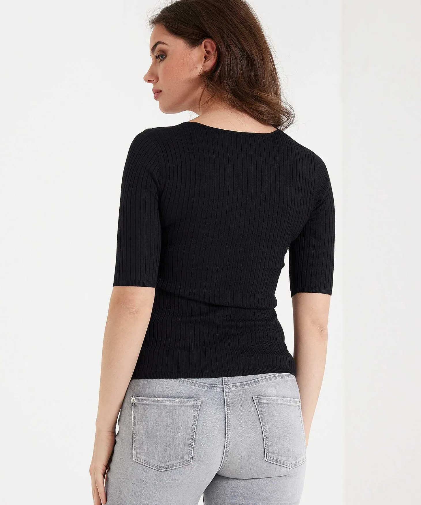 emotions_fitted_vneck_swe_3.webp Fitted V-Neck Sweater*Emotions Fashion