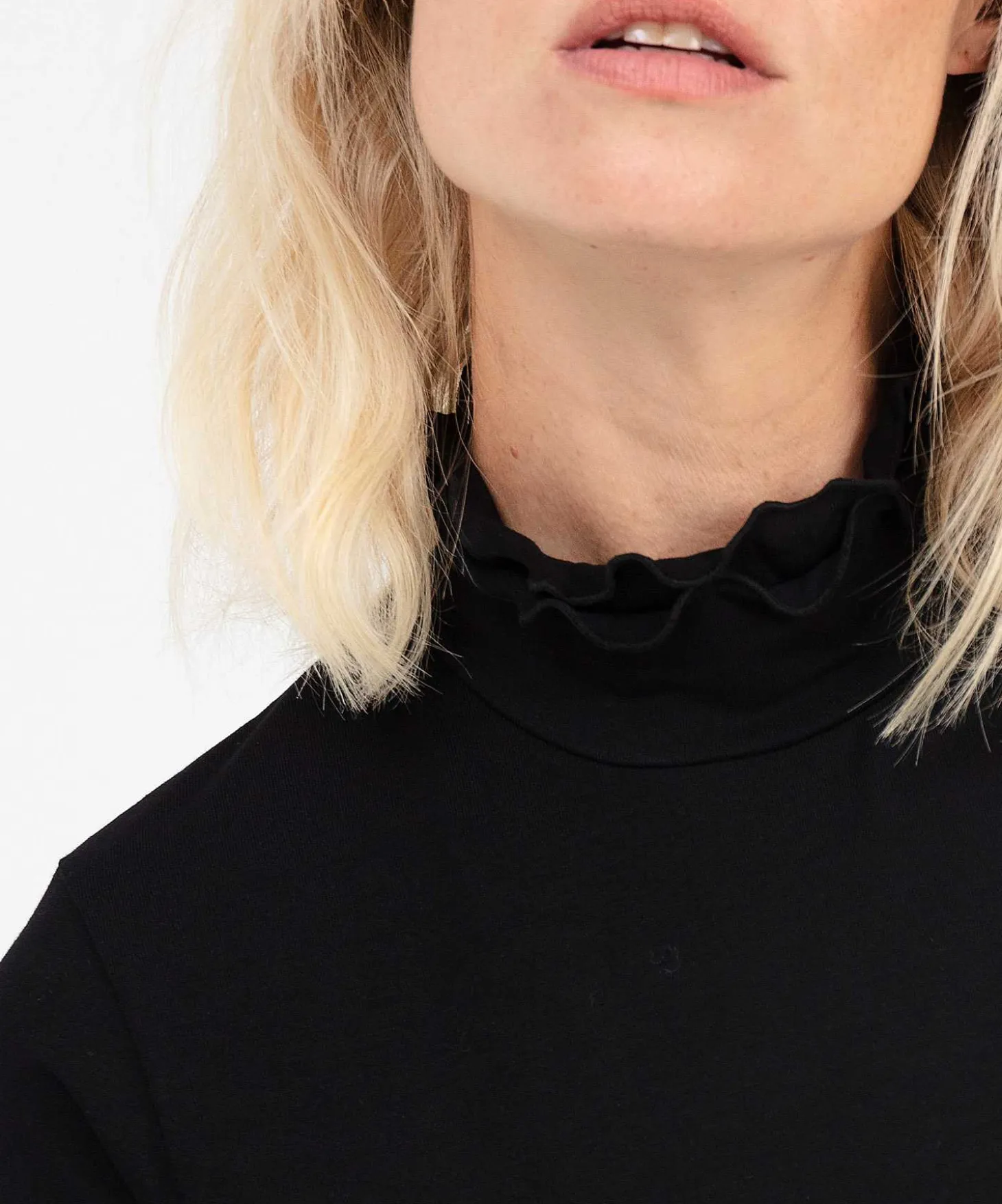 essentials_roesel_turtle_1.webp Essentials Roesel Turtleneck** Flash Sale