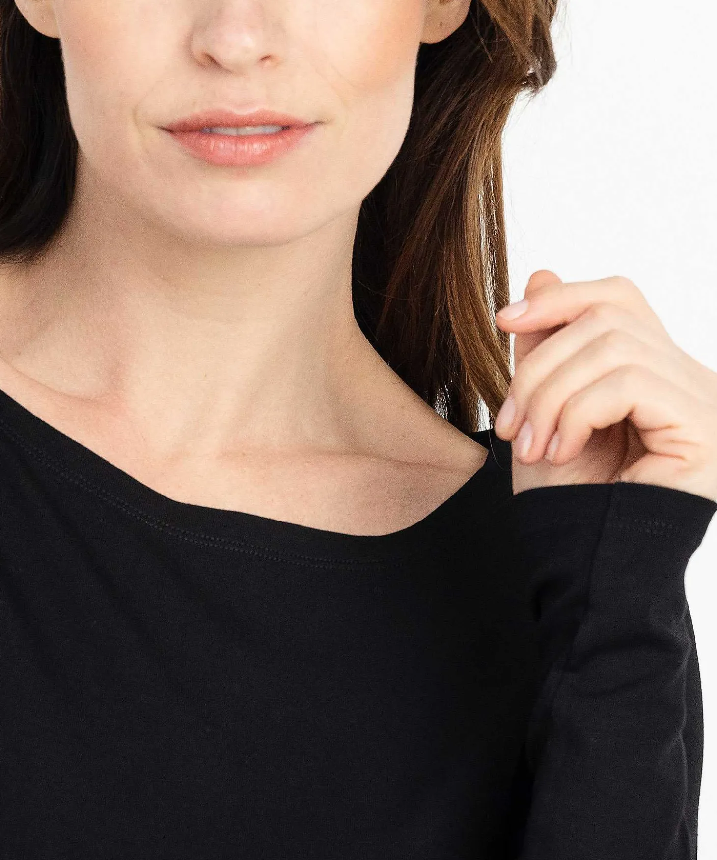 essentials_shirt_long_sl_1-6.webp Essentials Shirt Long Sleeve** Store