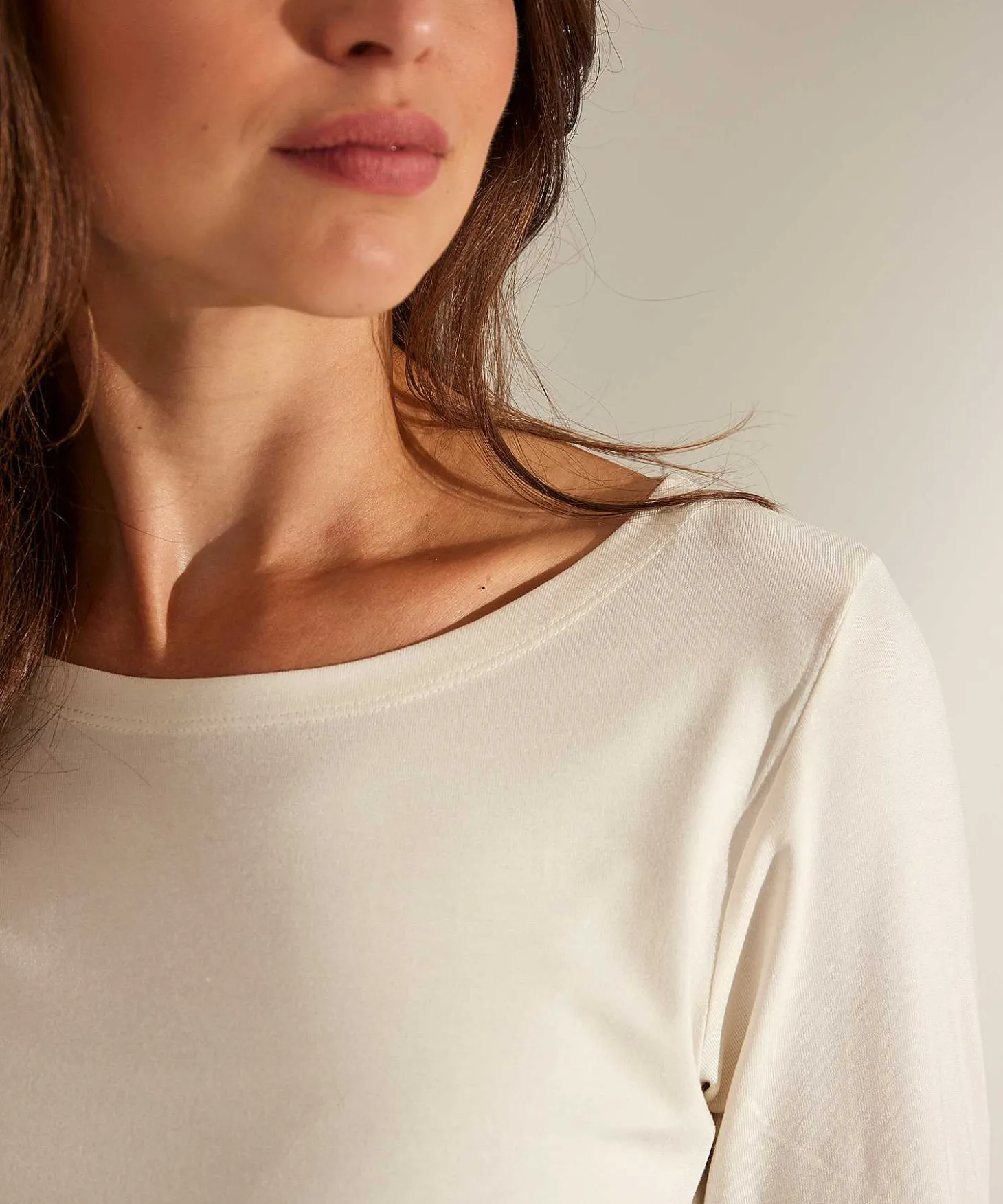 essentials_shirt_long_sl_2.webp Essentials Shirt Long Sleeve** Store