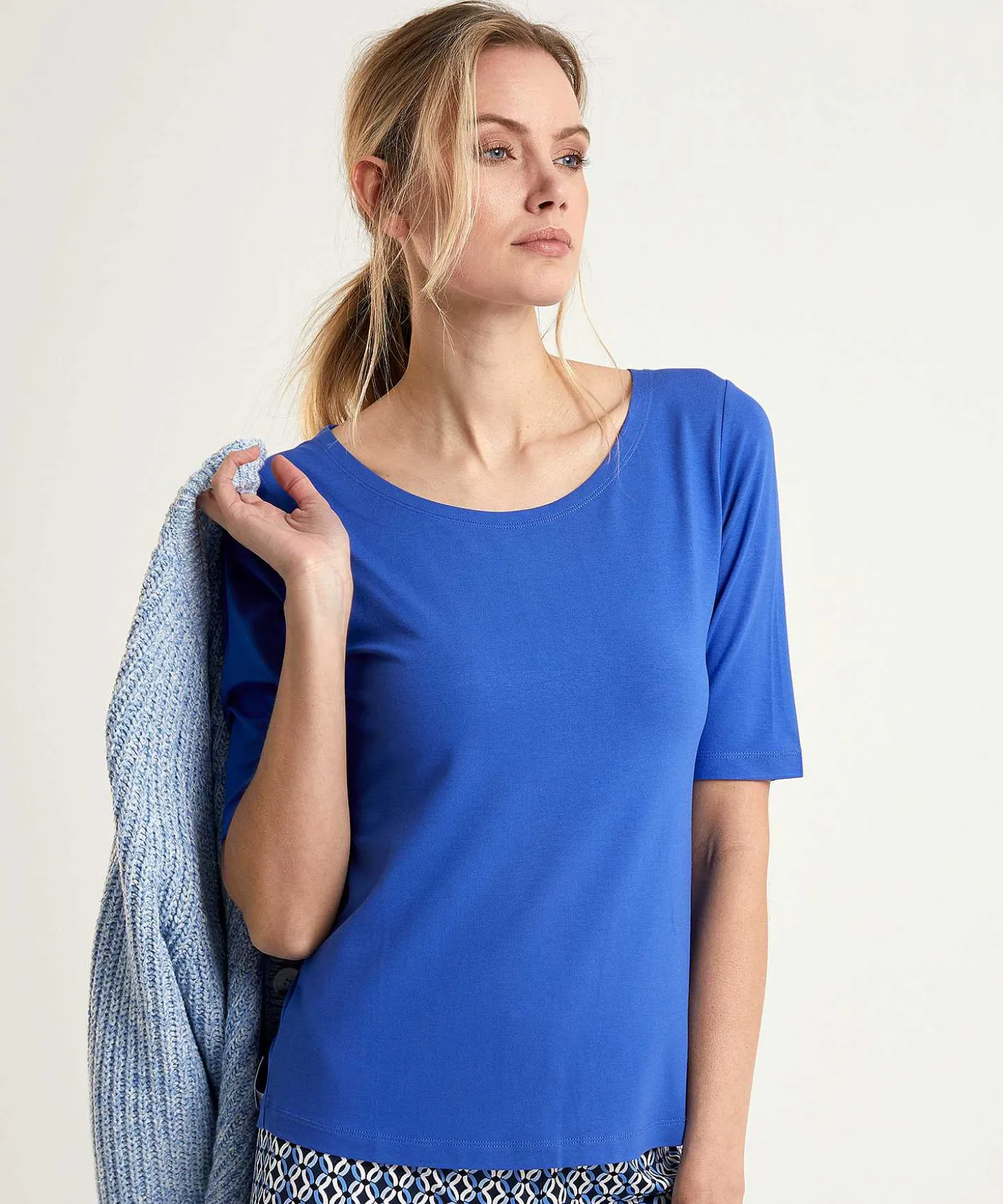 essentials_shirt_short_s_0-3.webp Essentials Shirt Short Sleeve** Online