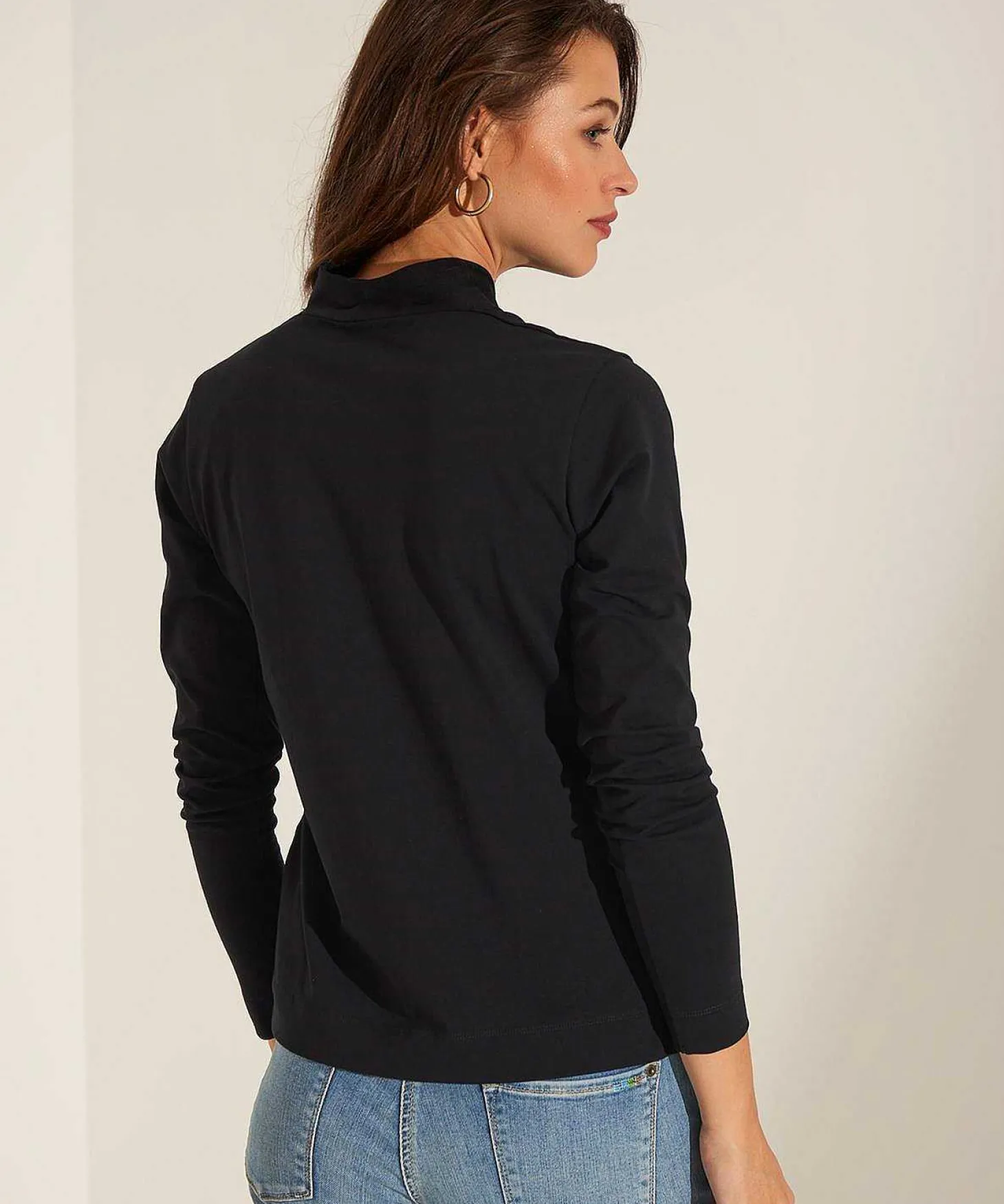 essentials_tulip_shirt_l_0-1.webp Essentials Tulip Shirt Long Sleeve** Clearance