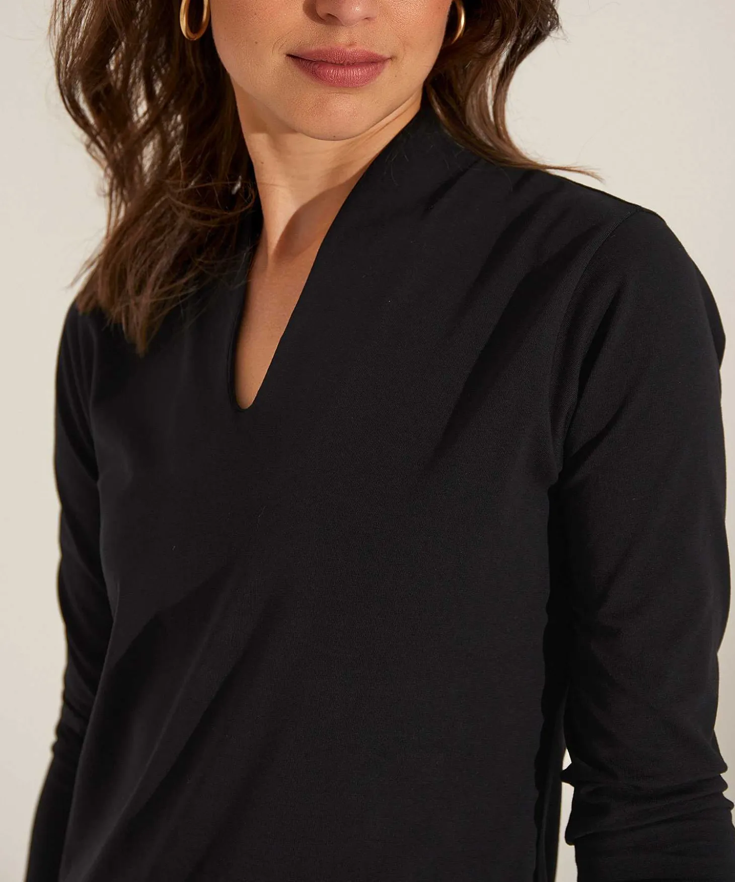 essentials_tulip_shirt_l_1-1.webp Essentials Tulip Shirt Long Sleeve** Clearance
