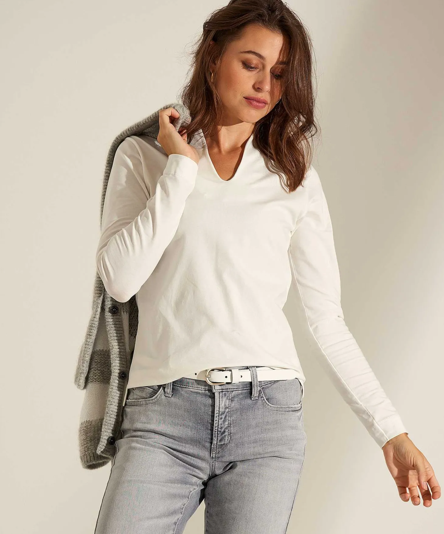 essentials_tulip_shirt_l_2.webp Essentials Tulip Shirt Long Sleeve** New