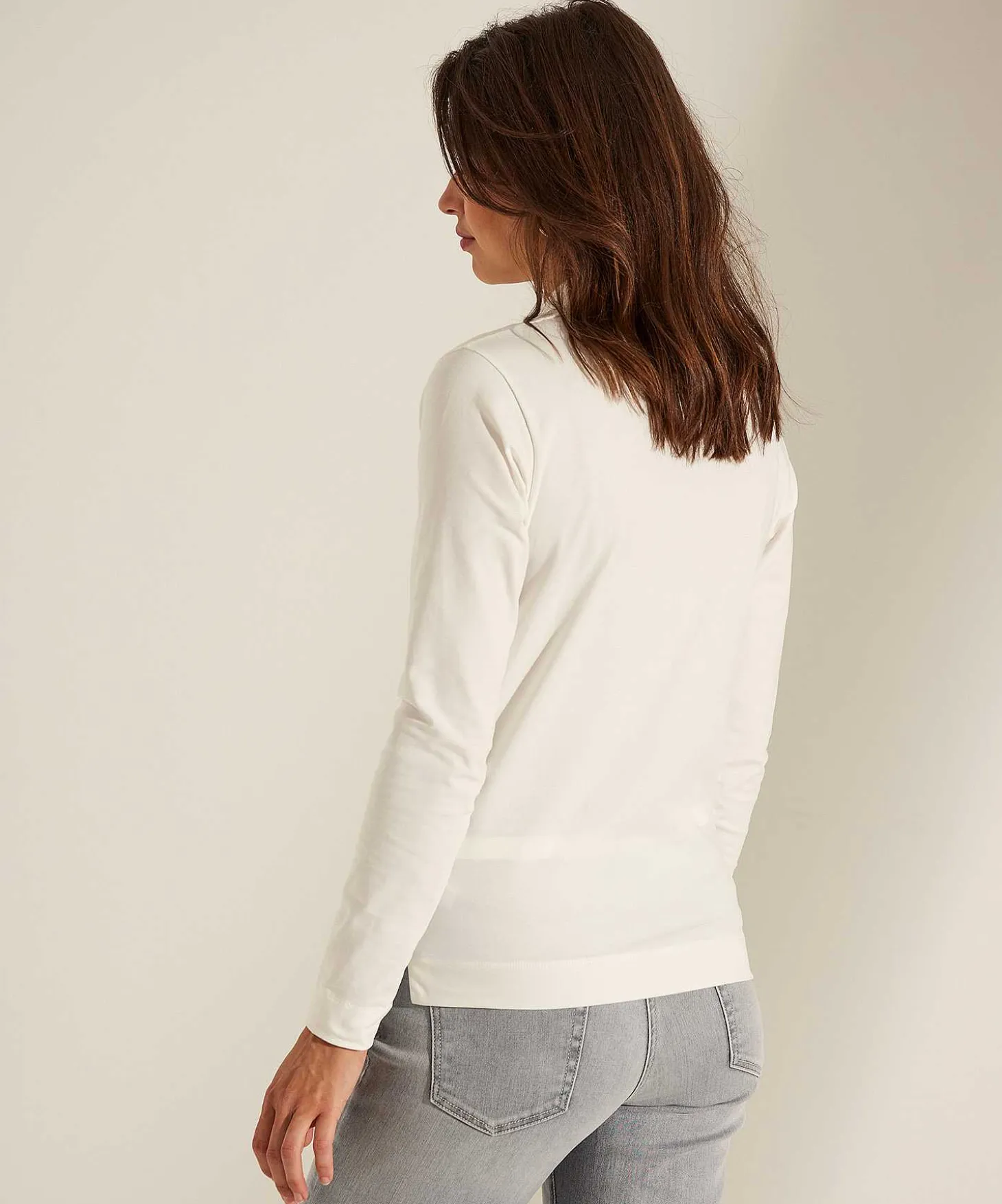 essentials_tulip_shirt_l_3.webp Essentials Tulip Shirt Long Sleeve** New