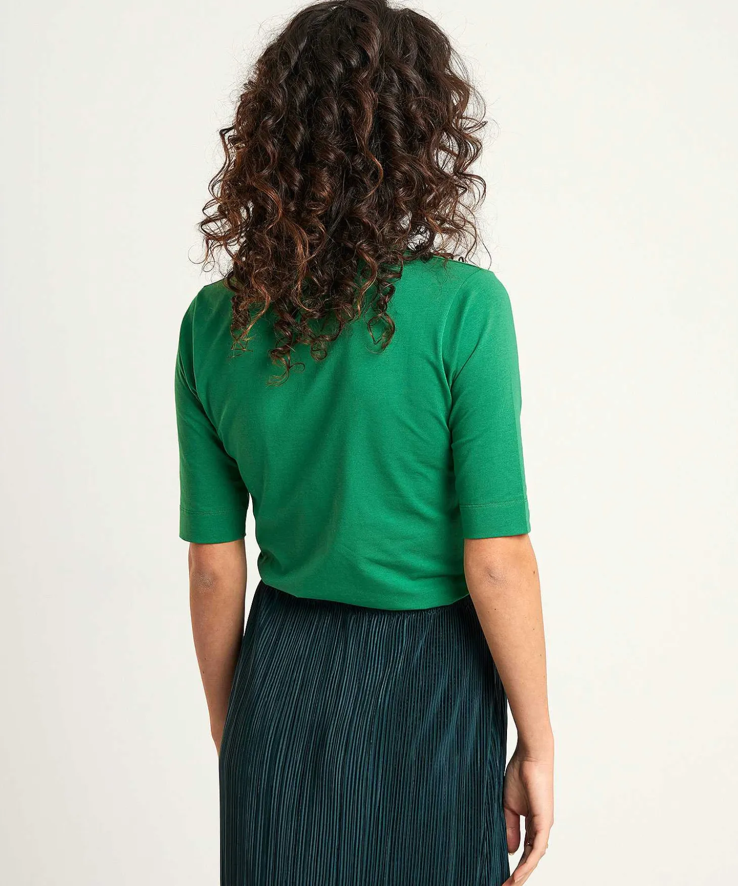 essentials_tulip_shirt_s_1-11.webp Essentials Tulip Shirt Short Sleeve** Online