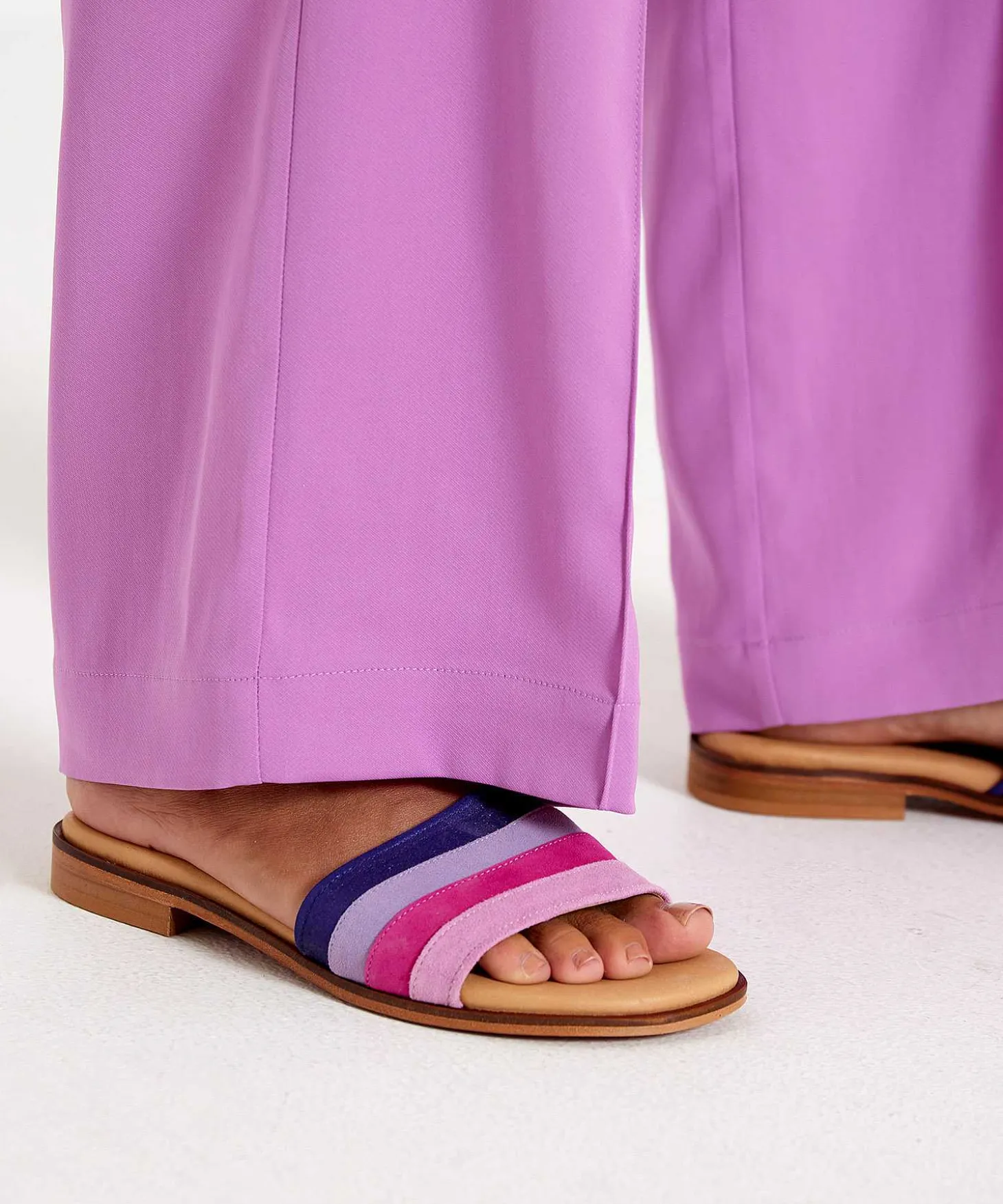 fabienne_chapot_bright_pi_1.webp Bright Pink Slipper Swirl*Fabienne Chapot Clearance