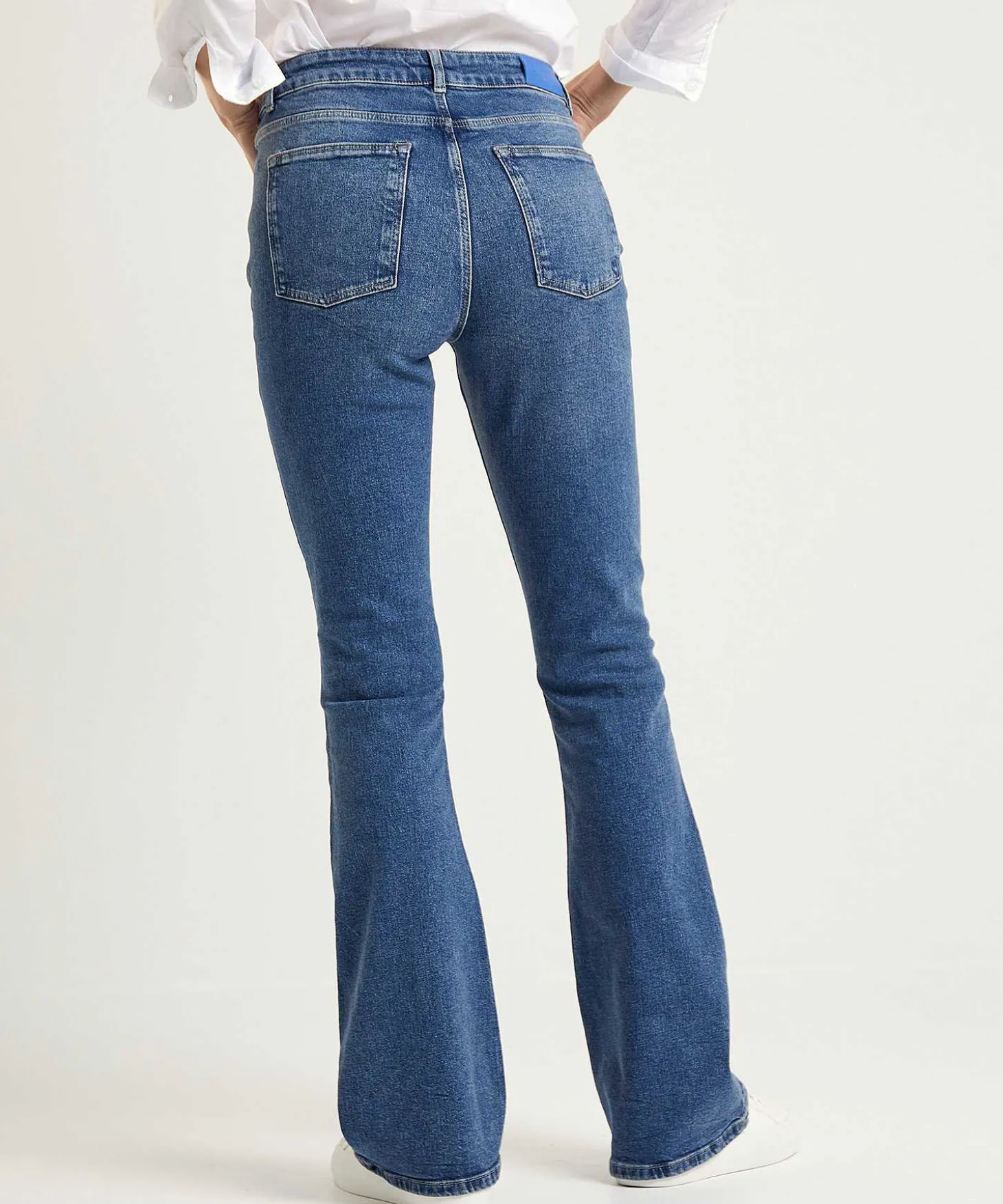 fabienne_chapot_flared_je_1.webp Flared Jeans Eva*Fabienne Chapot Sale