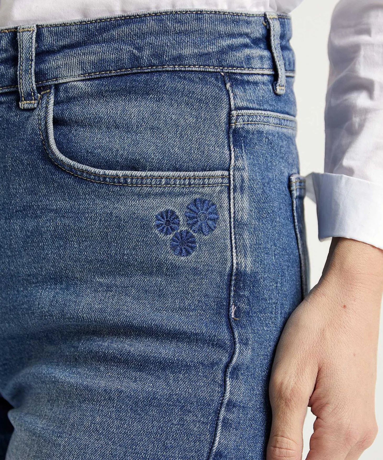 fabienne_chapot_flared_je_2.webp Flared Jeans Eva*Fabienne Chapot Sale