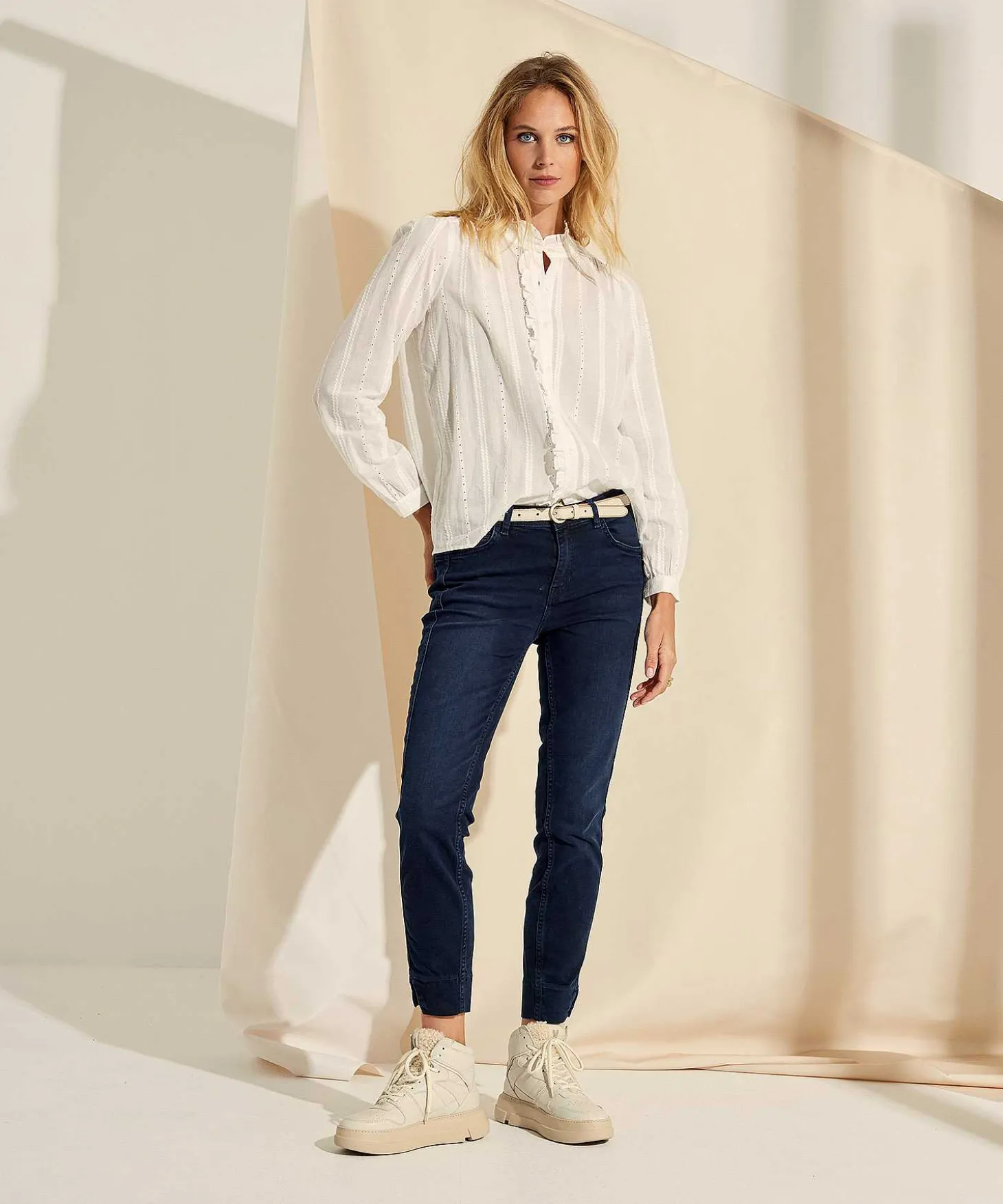 giulia_e_tu_ajour_ruffle__1.webp Ajour Ruffle Blouse*GIULIA E TU Sale