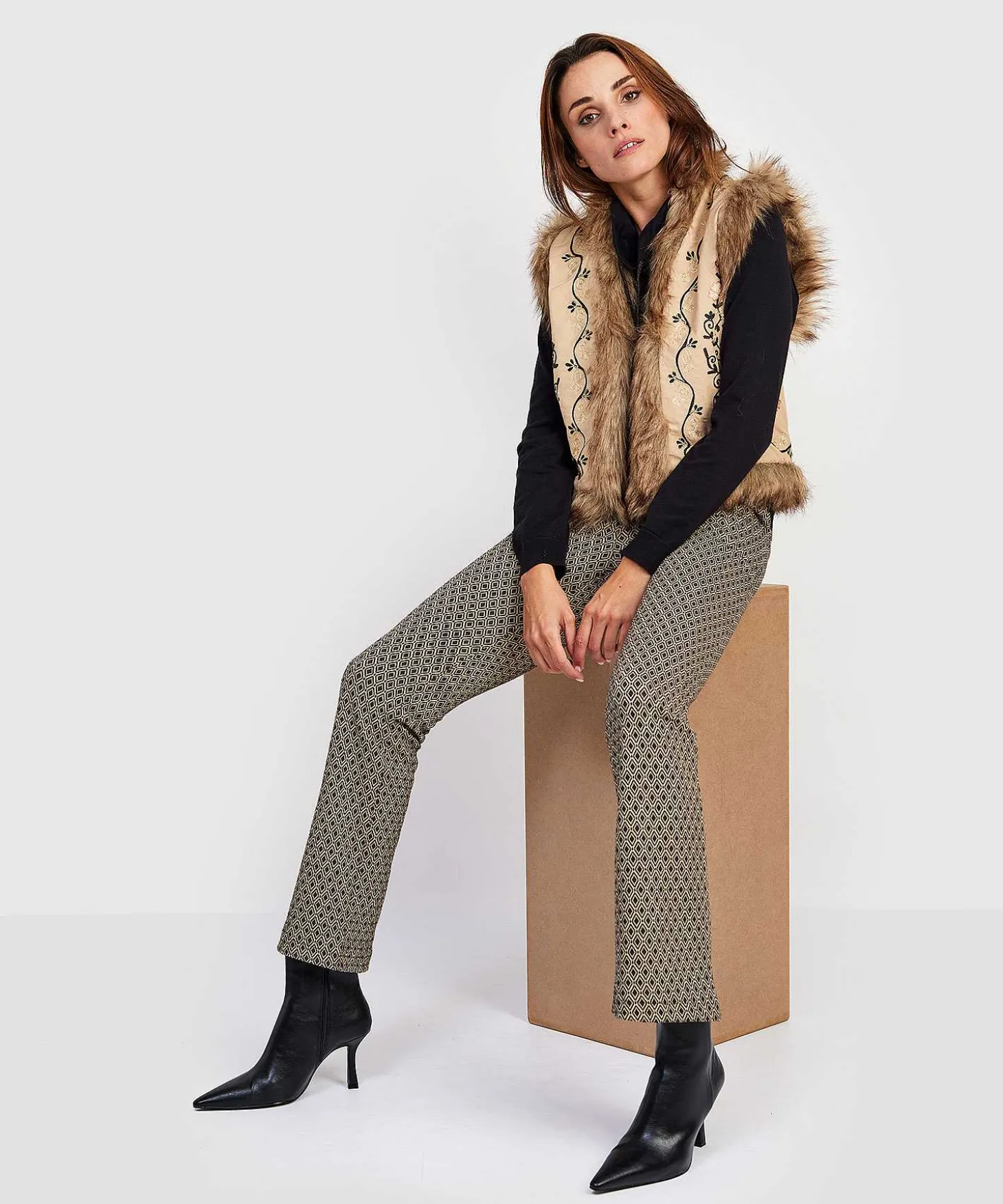 giulia_e_tu_flared_trouse_2-1.webp Flared Trousers Jacquard*Giulia e Tu Outlet