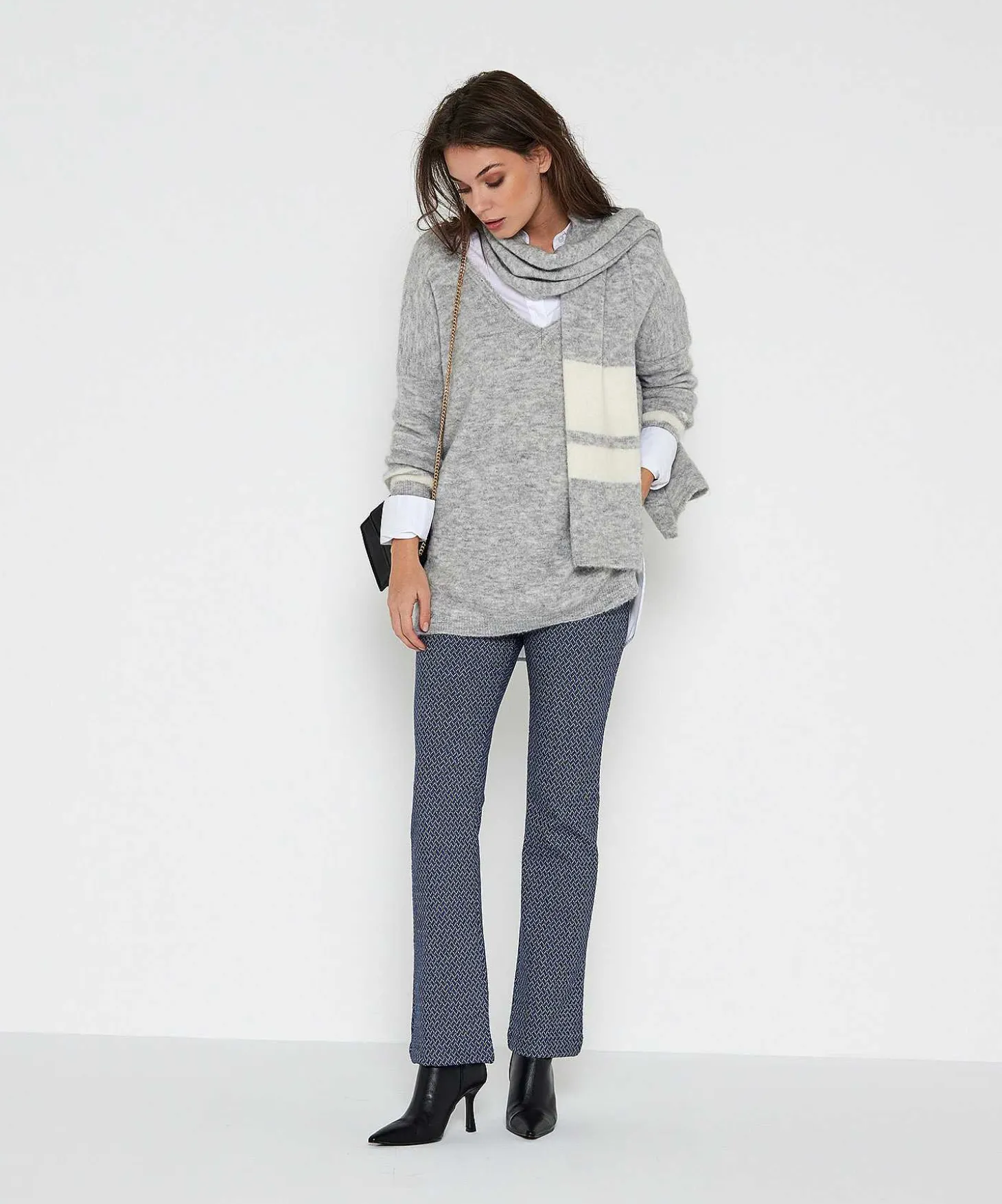 giulia_e_tu_oversized_swe_0.webp Oversized Sweater V-Neck*Giulia e Tu Fashion
