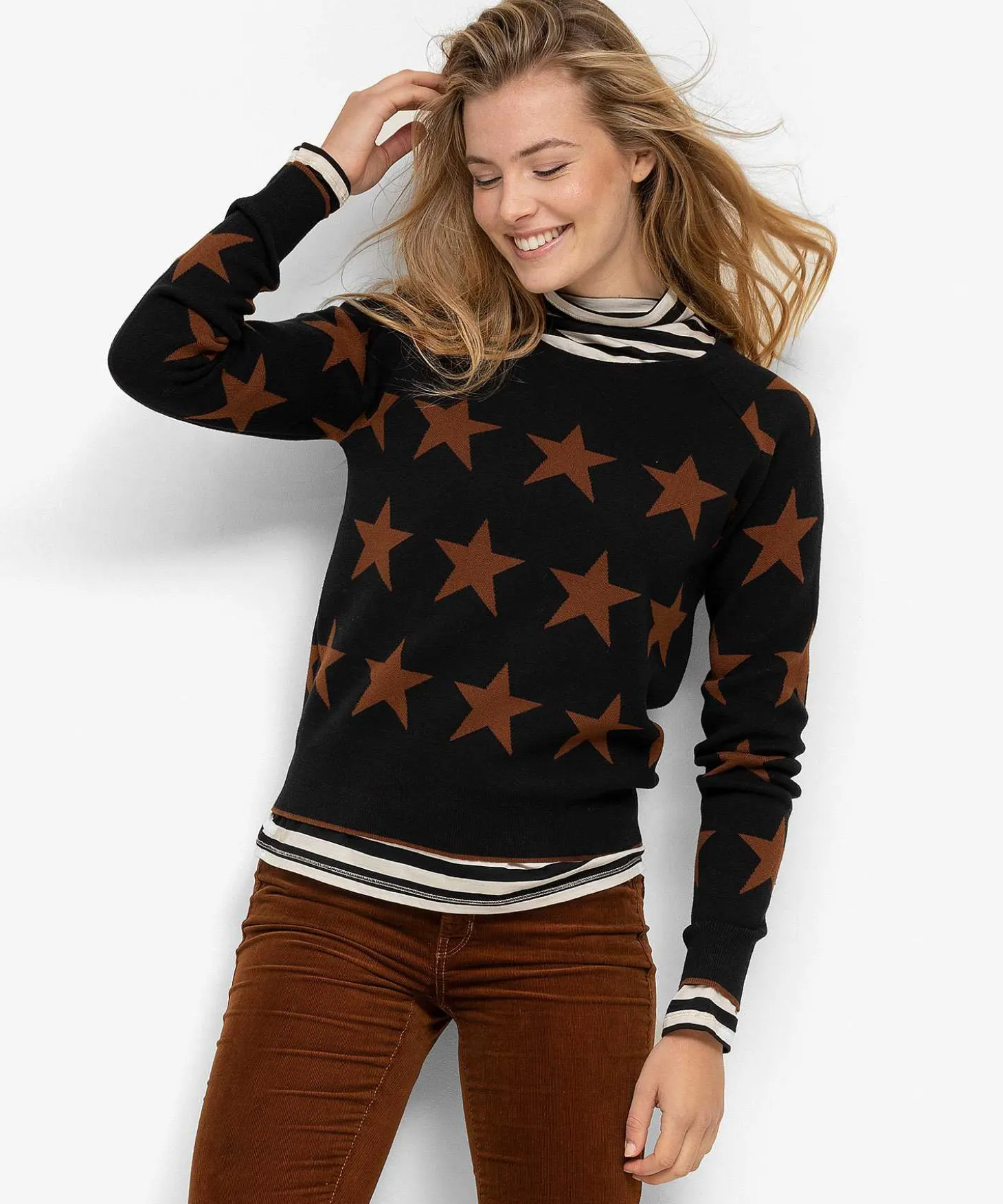 giulia_e_tu_sweater_with__1-2.webp Sweater With Stars*GIULIA E TU Best