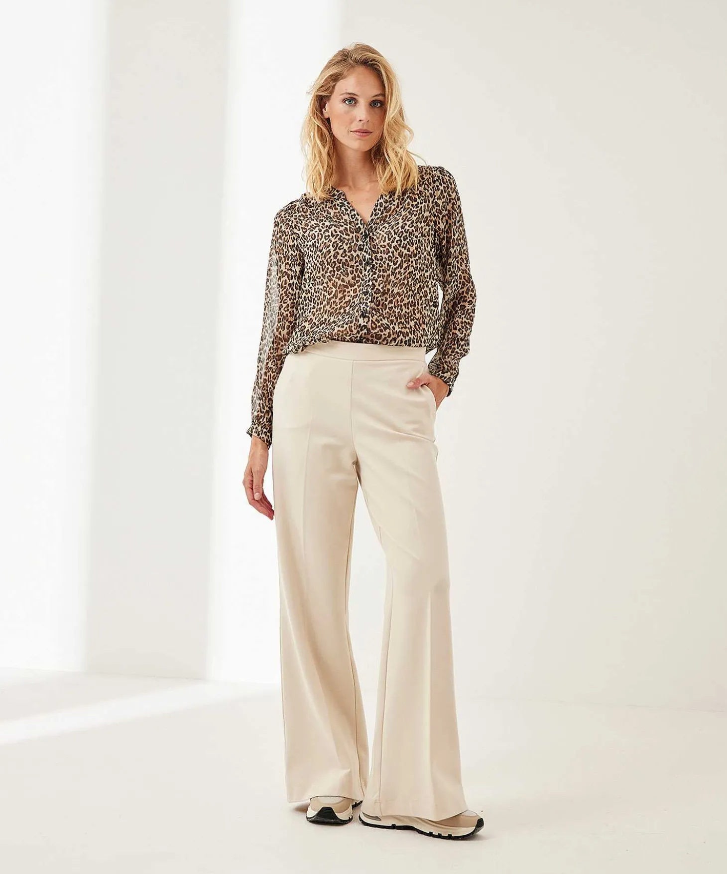 giulia_e_tu_voile_blouse__0.webp Voile Blouse All-Overprint*GIULIA E TU New