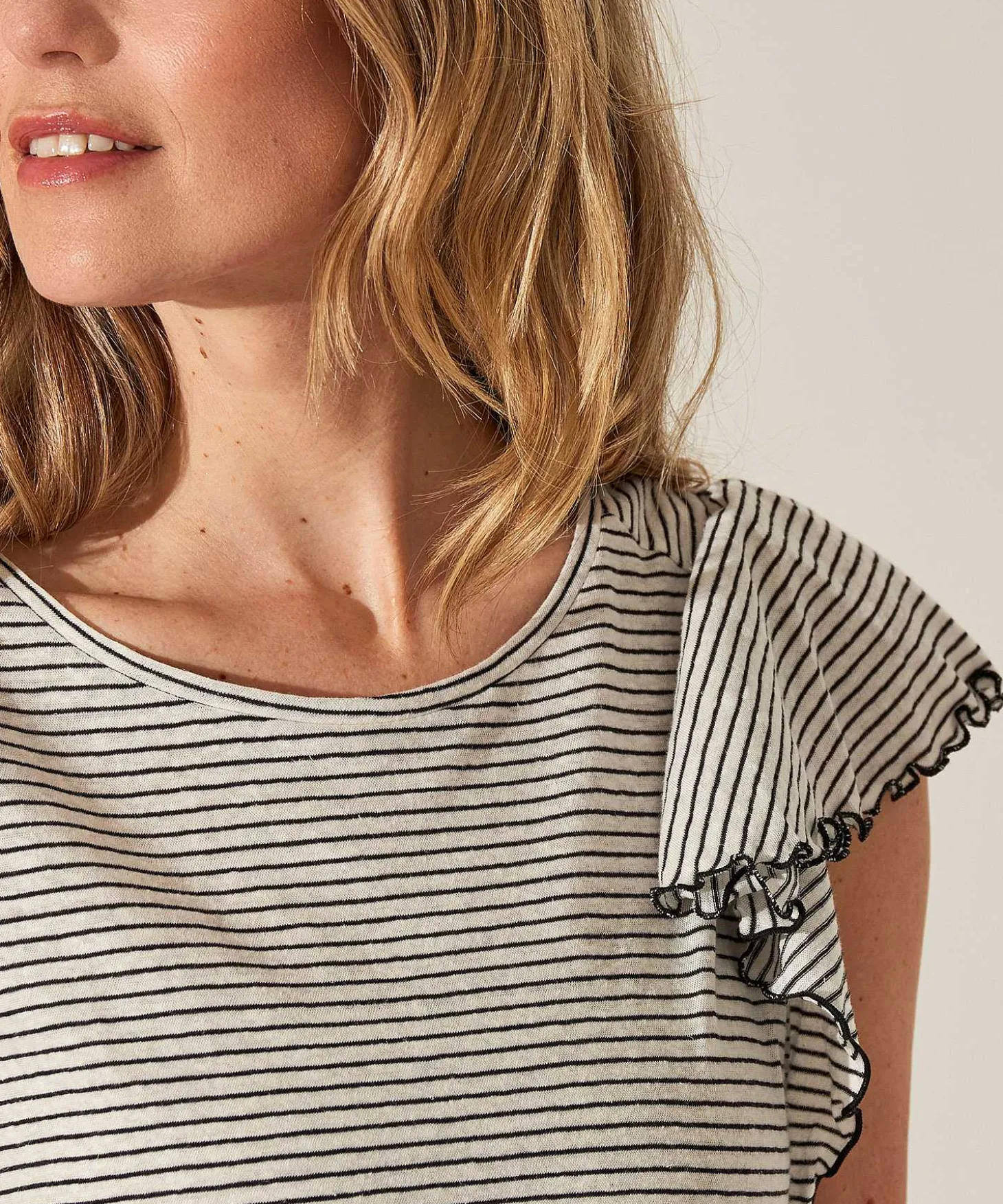 giulia_e_tu_volant_shirt__1.webp Volant Shirt Fine Stripes*GIULIA E TU Online