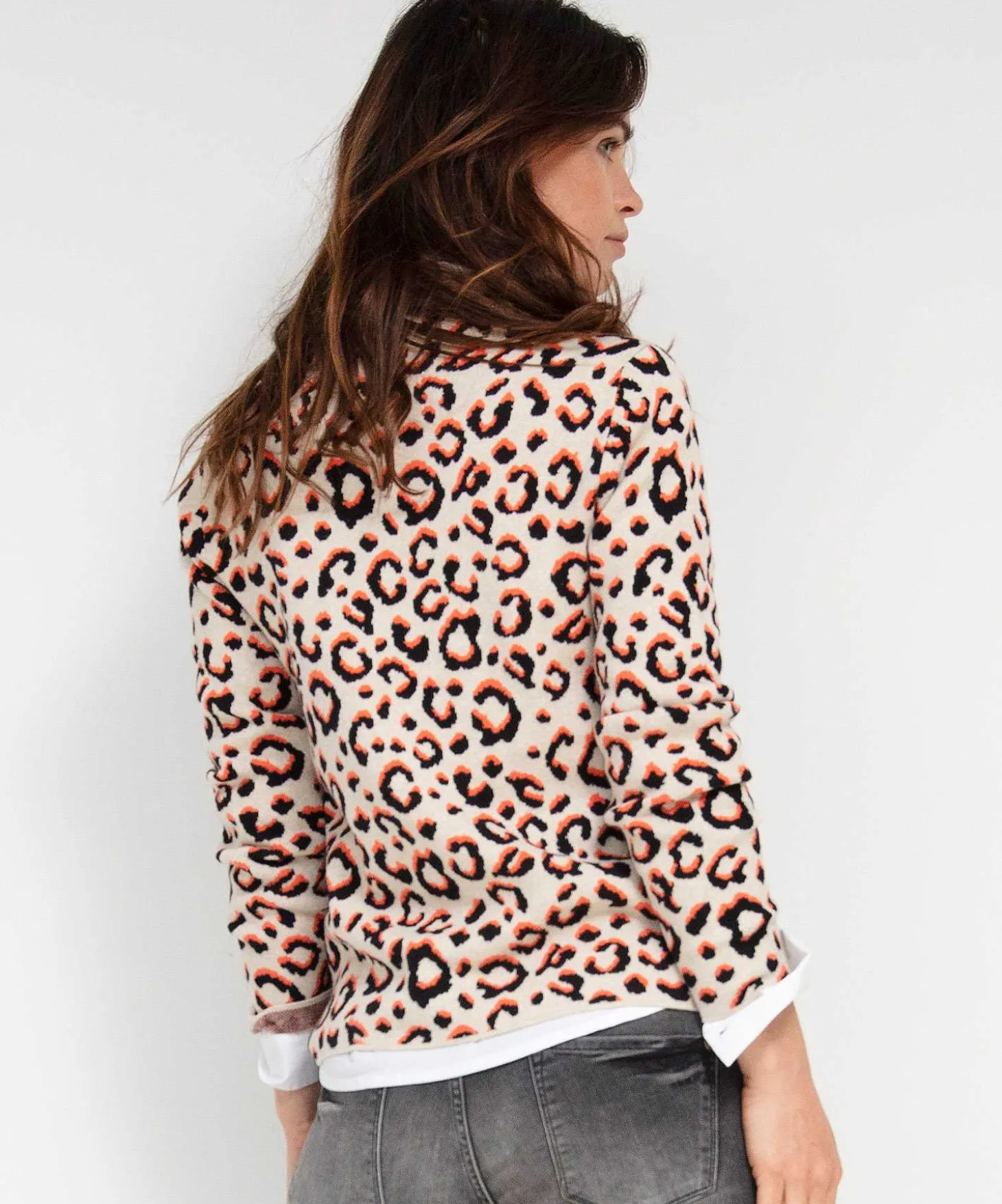 jacquard_sweater_animal_1.webp Jacquard Sweater Animal** New