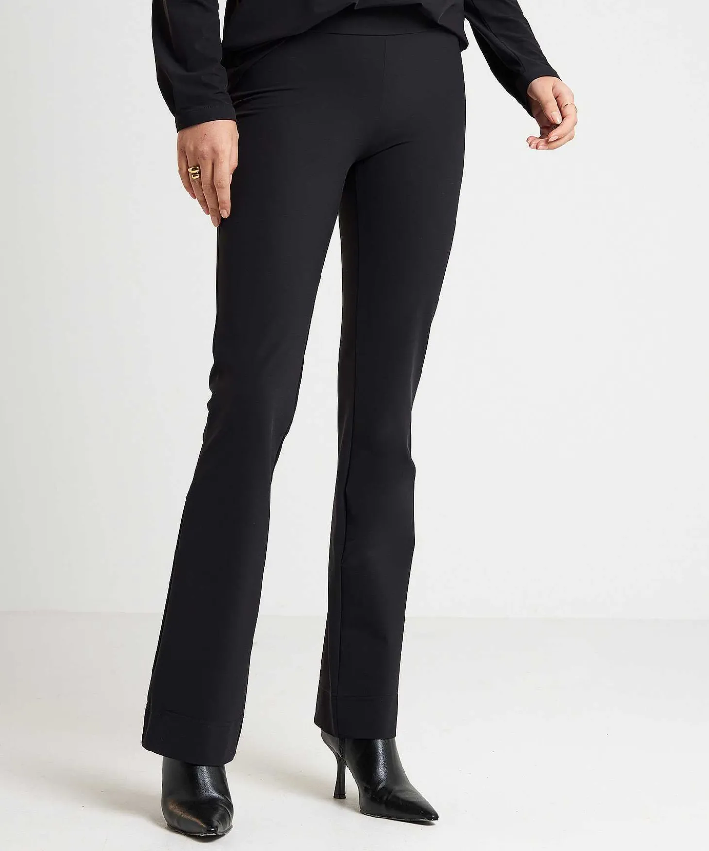 japan_tky_flared_pants_tr_1.webp Flared Pants Travel Fabric Zaya*Japan TKY Flash Sale