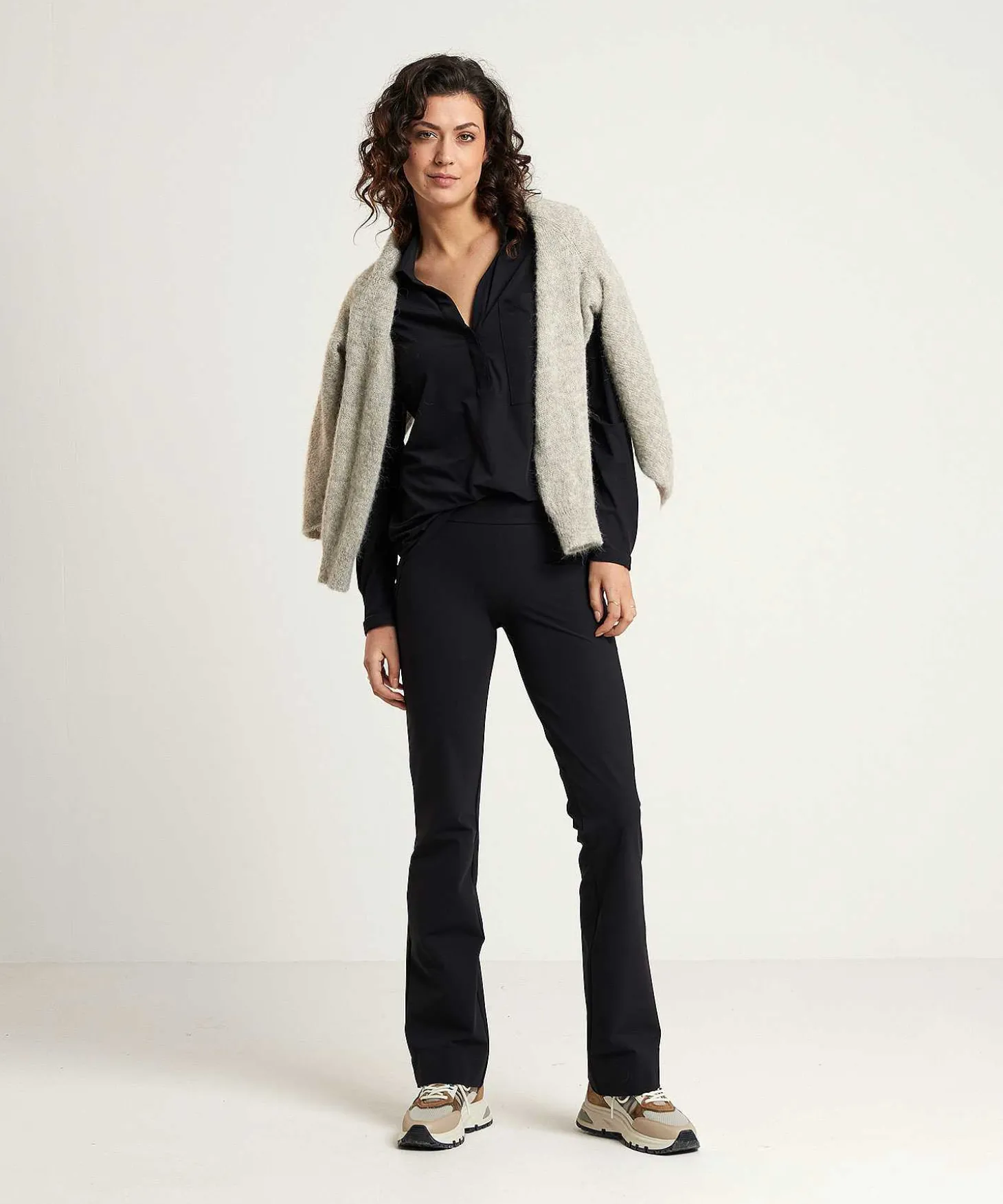 japan_tky_flared_pants_tr_3.webp Flared Pants Travel Fabric Zaya*Japan TKY Flash Sale