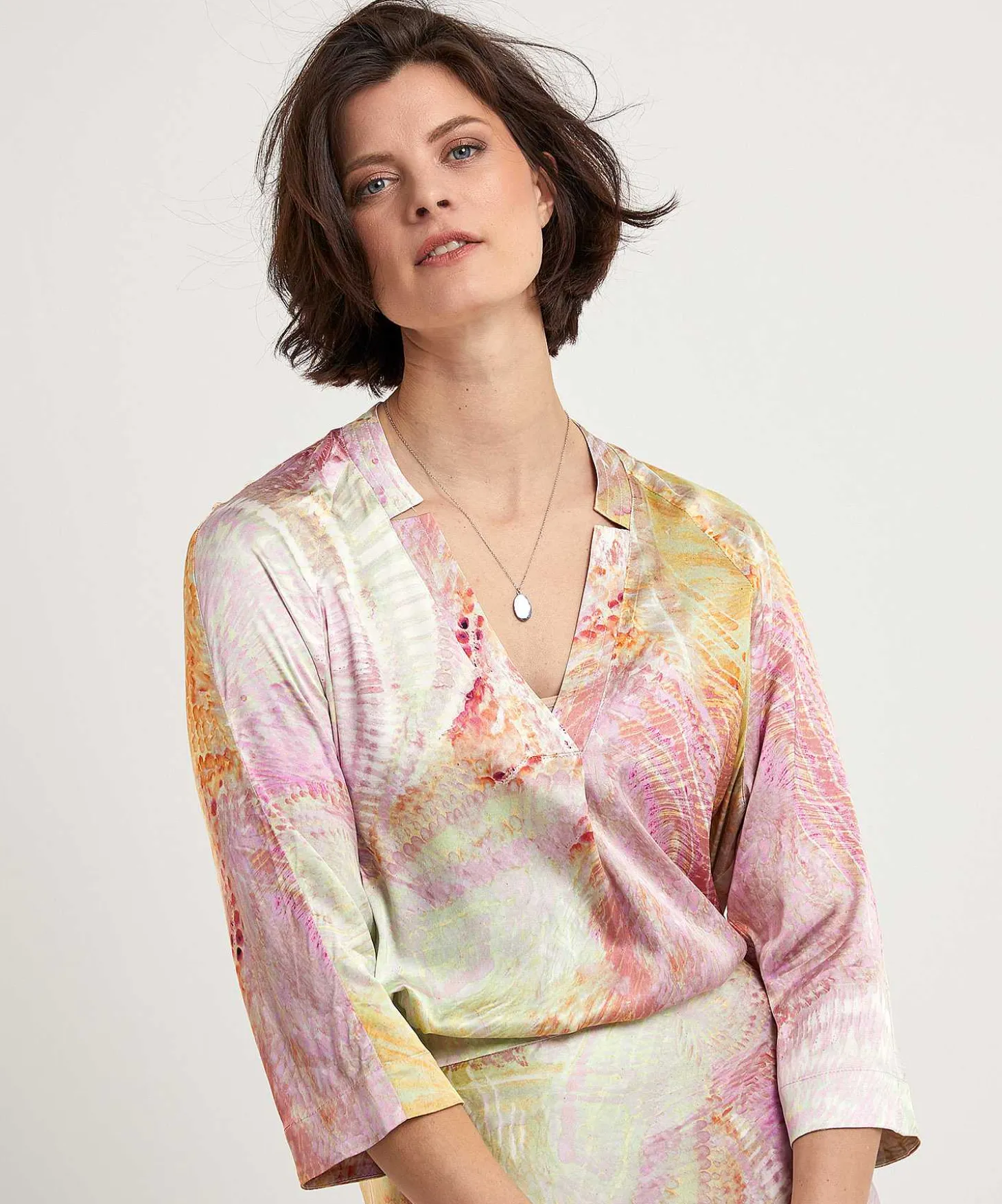 japan_tky_silky_blouse_wi_1.webp Silky Blouse With Print Nima*Japan TKY New