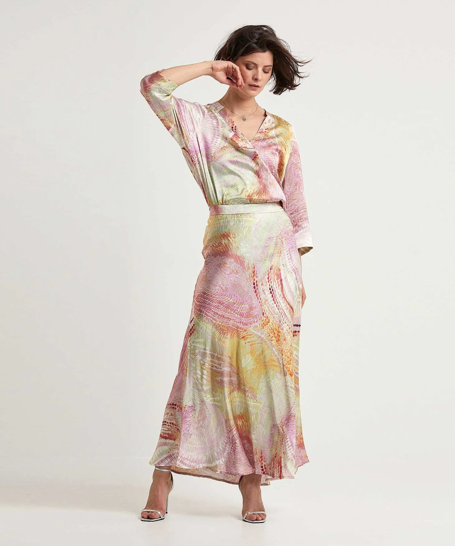 japan_tky_silky_blouse_wi_2.webp Silky Blouse With Print Nima*Japan TKY New
