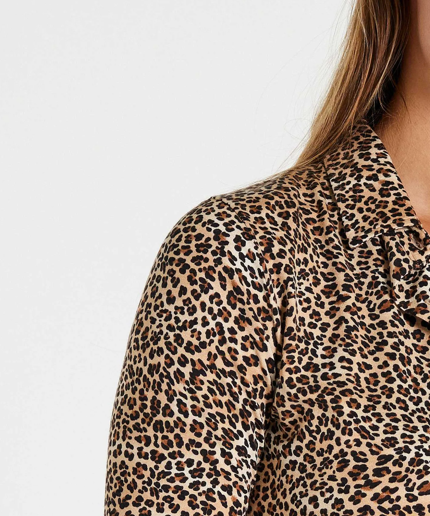 jersey_blouse_animal_pri_1.webp Jersey Blouse Animal Print** Store