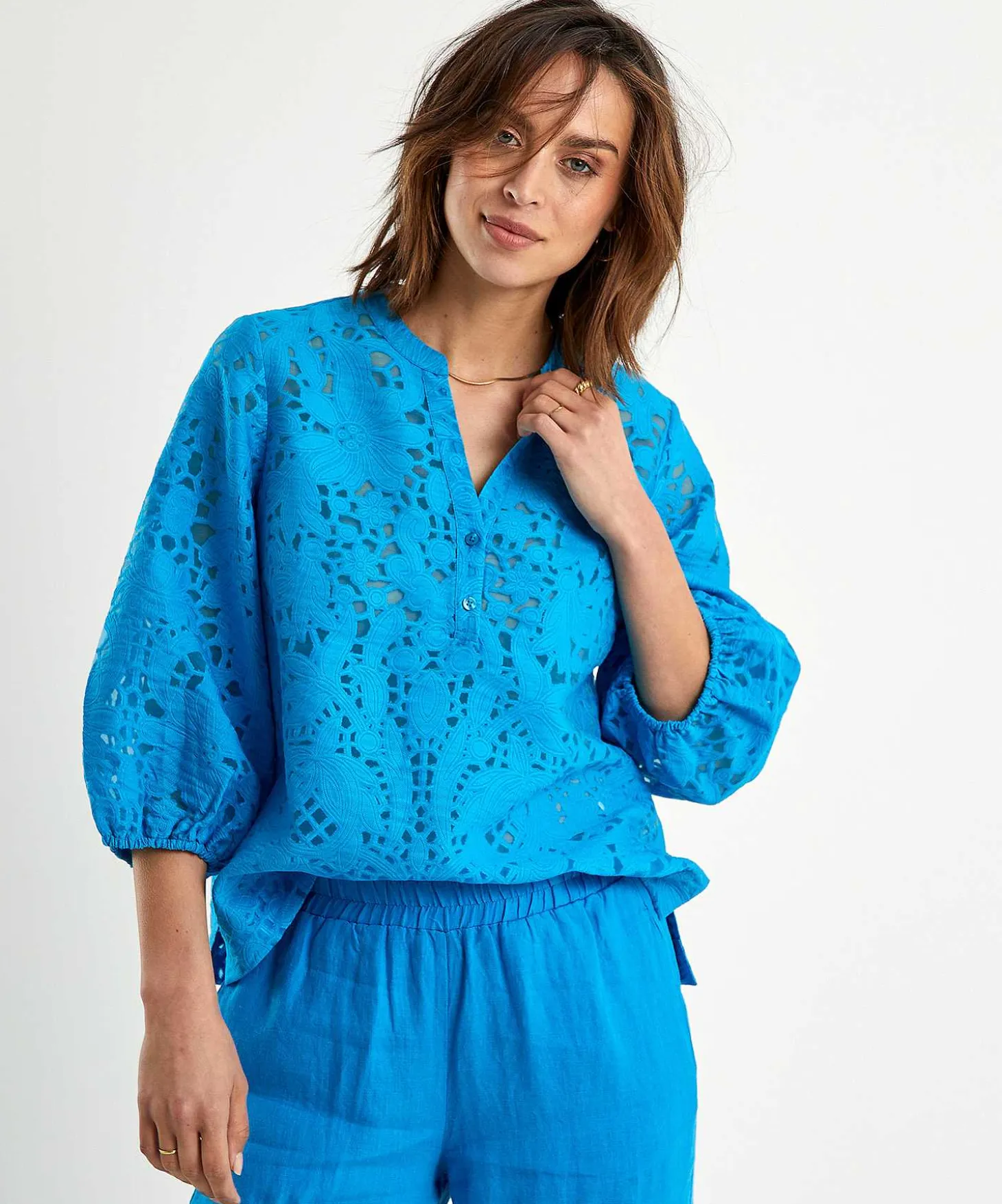 kyra_ausbrenner_blouse_fl_0.webp Ausbrenner Blouse Flowers Tamara*KYRA Sale