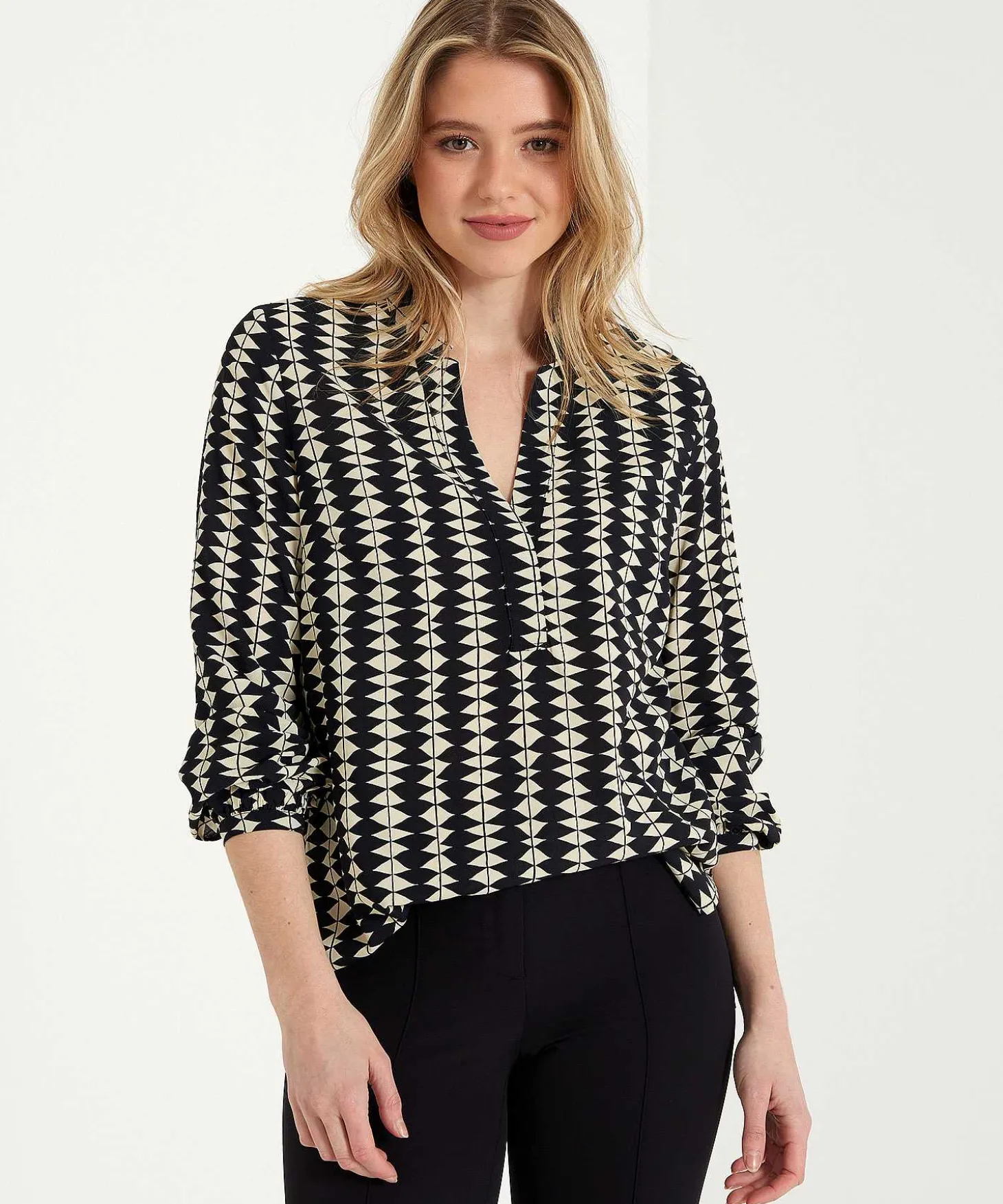 kyra_blouse_graphic_print_0.webp Blouse Graphic Print Pam*KYRA New