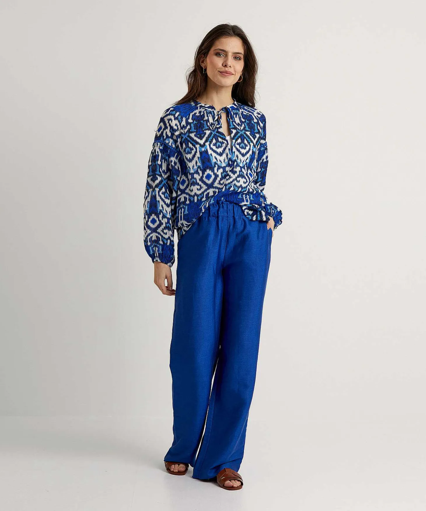 kyra_blouse_ikat_print_ve_1.webp Blouse Ikat Print Vera*KYRA Hot