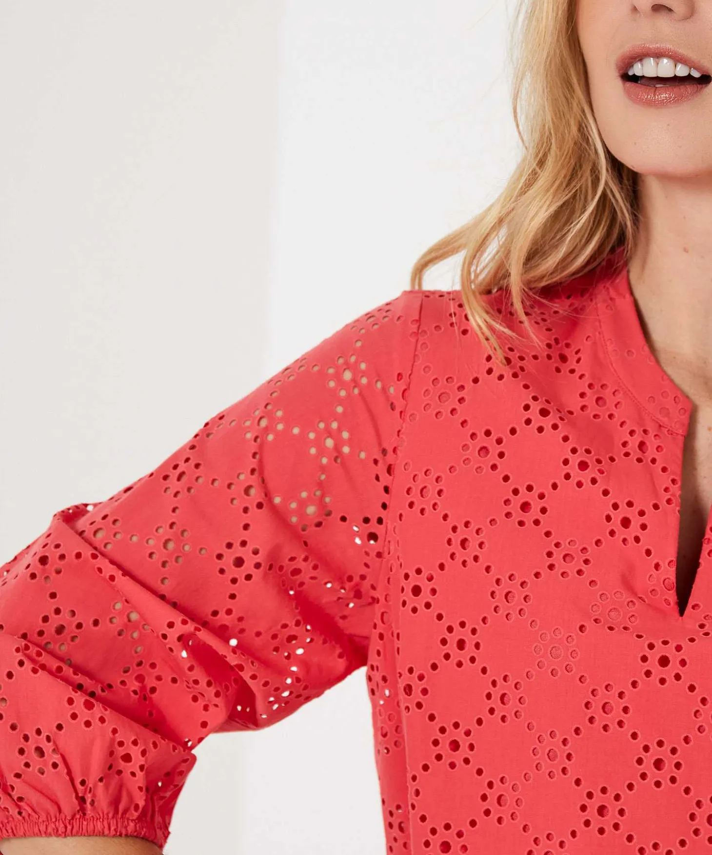 kyra_broderie_dress_olja_1.webp Broderie Dress Olja*KYRA Outlet