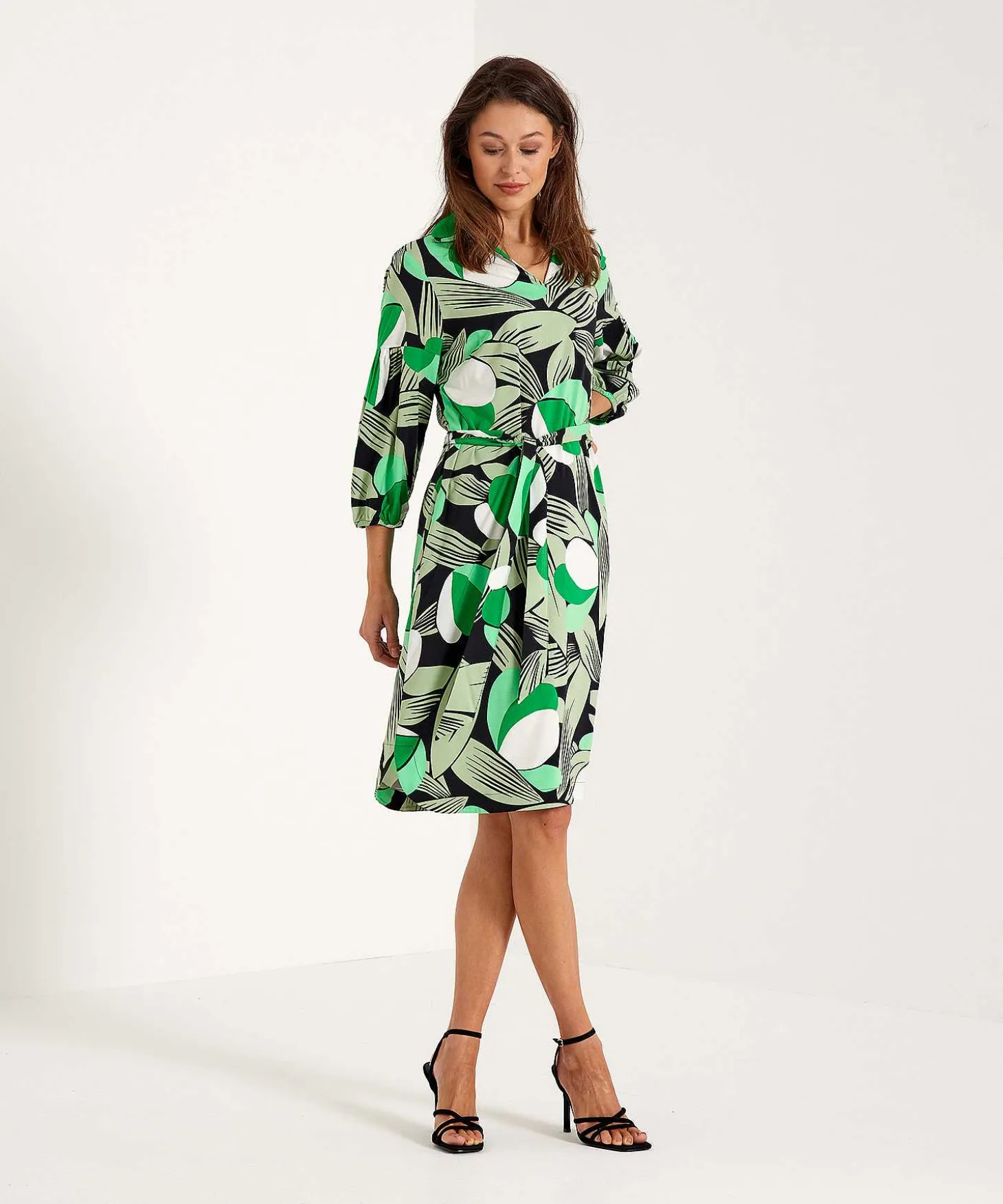 kyra_dress_modern_flower__1.webp Dress Modern Flower Babette*KYRA Shop